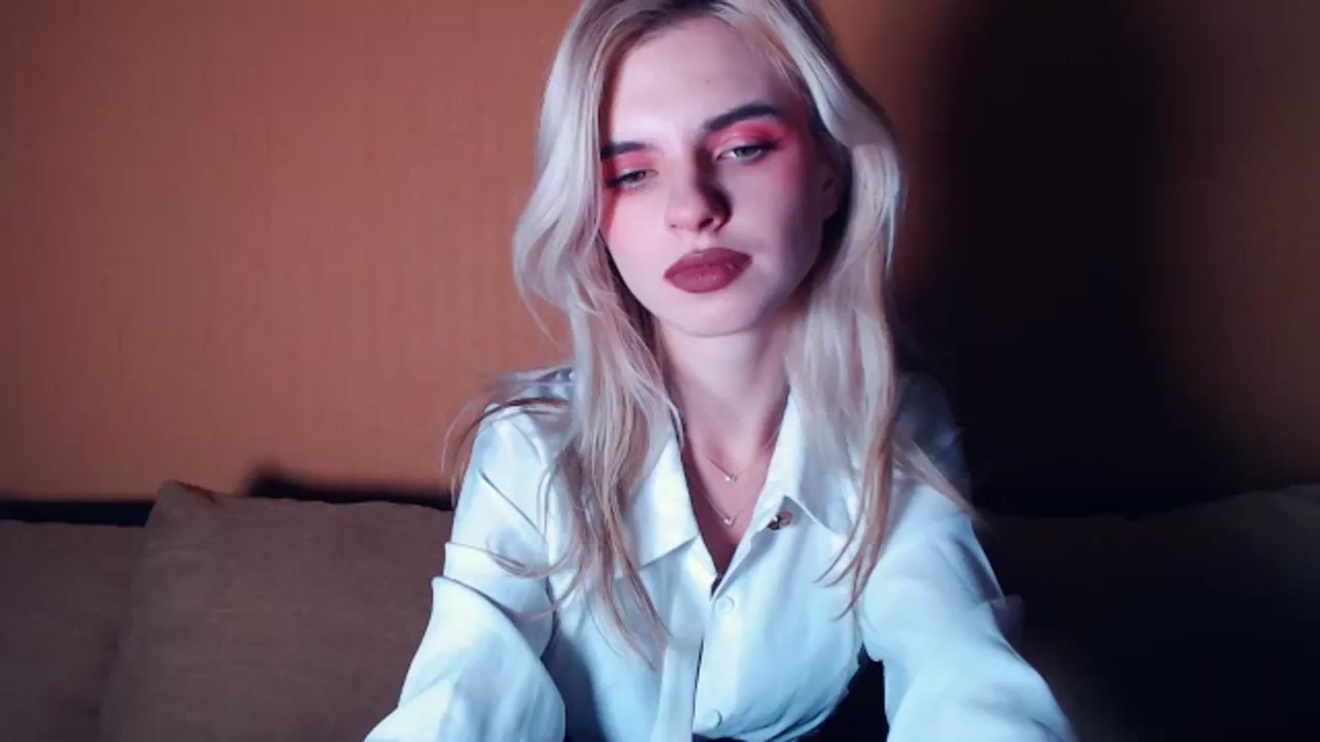 Gallery image thumbnail from Erineys's myfreecams stream on, 10/08/2023, 15:48 image 12 of 20