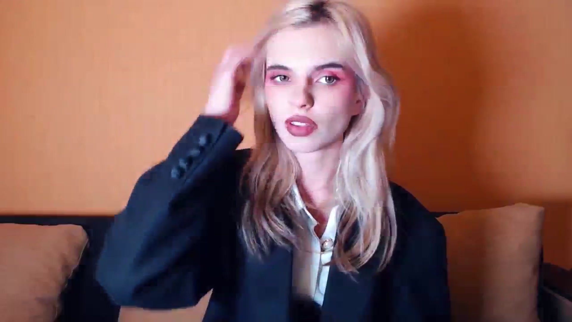 Gallery image thumbnail from Erineys's myfreecams stream on, 10/08/2023, 16:58 image 8 of 20