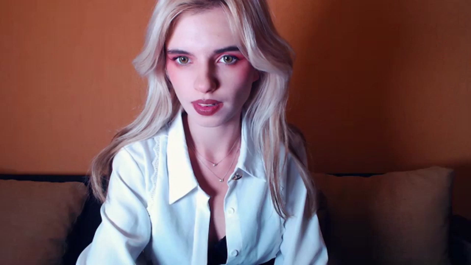 Gallery image thumbnail from Erineys's myfreecams stream on, 10/08/2023, 16:58 image 17 of 20