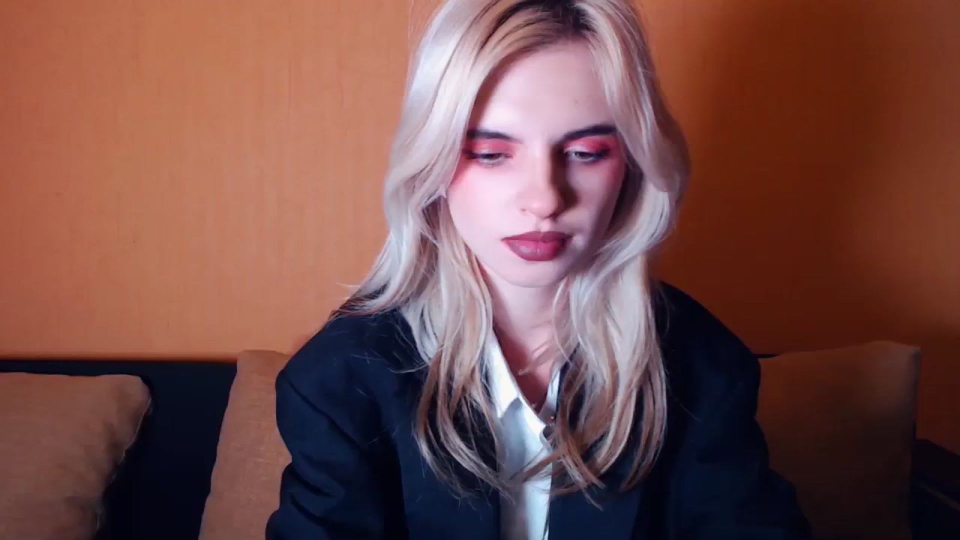 Gallery image thumbnail from Erineys's myfreecams stream on, 10/08/2023, 16:58 image 12 of 20