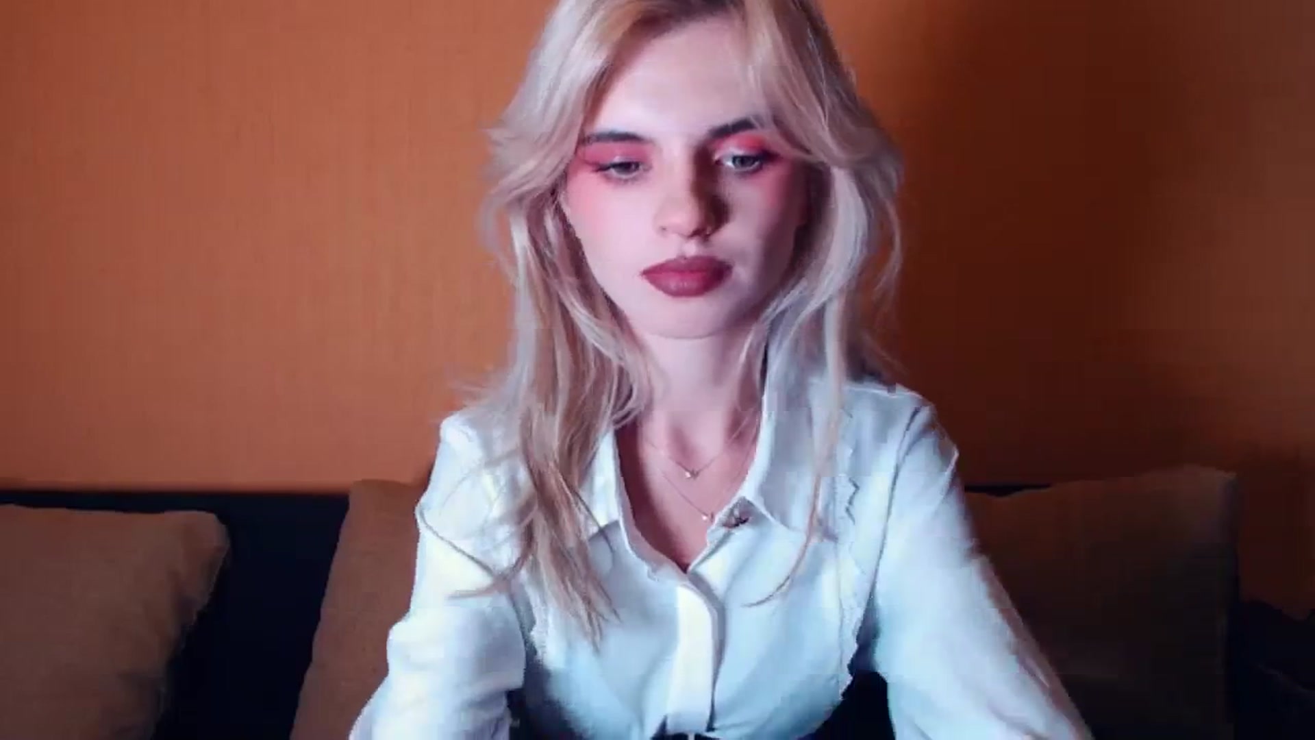 Gallery image thumbnail from Erineys's myfreecams stream on, 10/08/2023, 16:58 image 13 of 20
