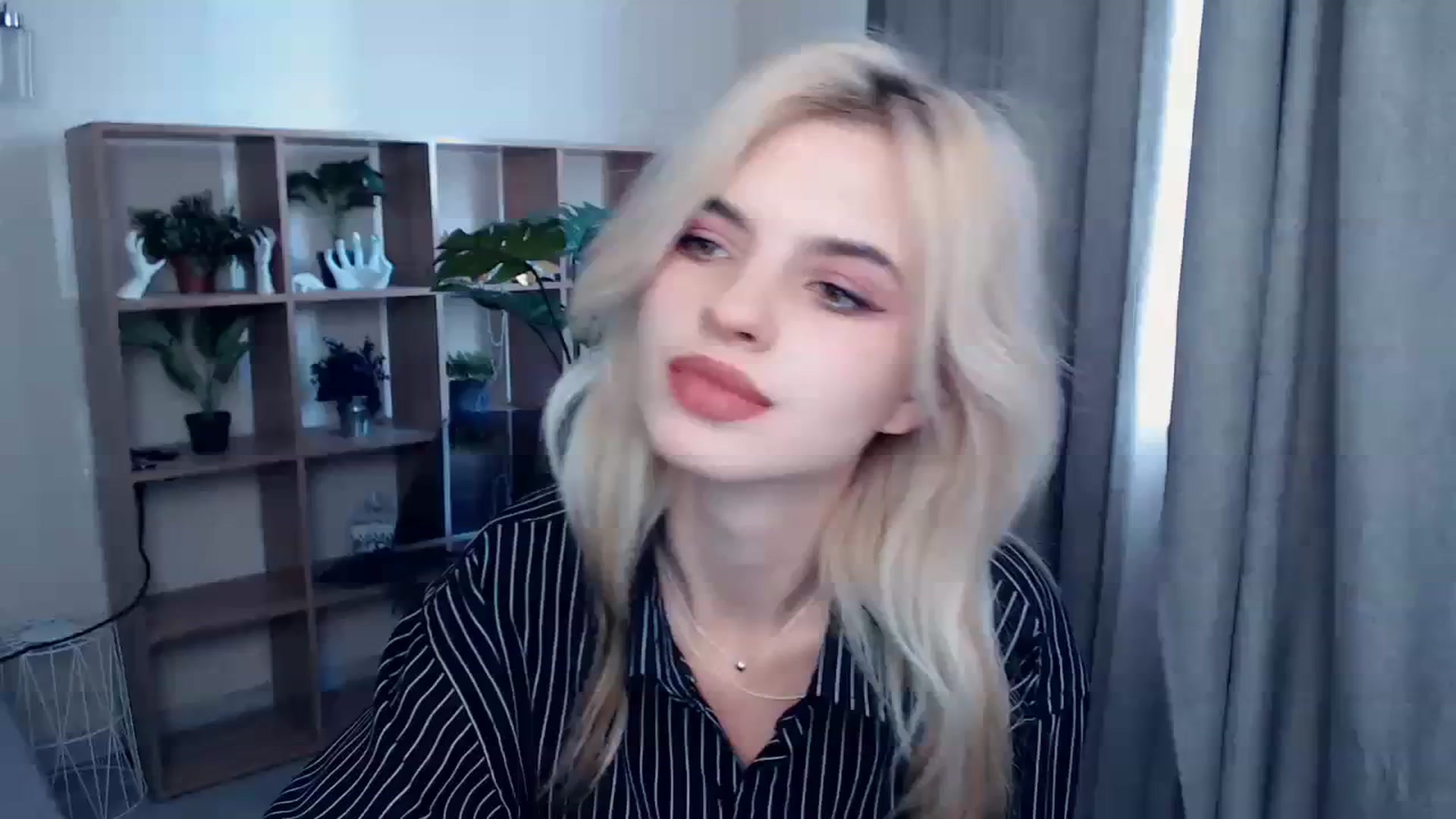 Gallery image thumbnail from Erineys's myfreecams stream on, 10/10/2023, 10:41 image 19 of 20