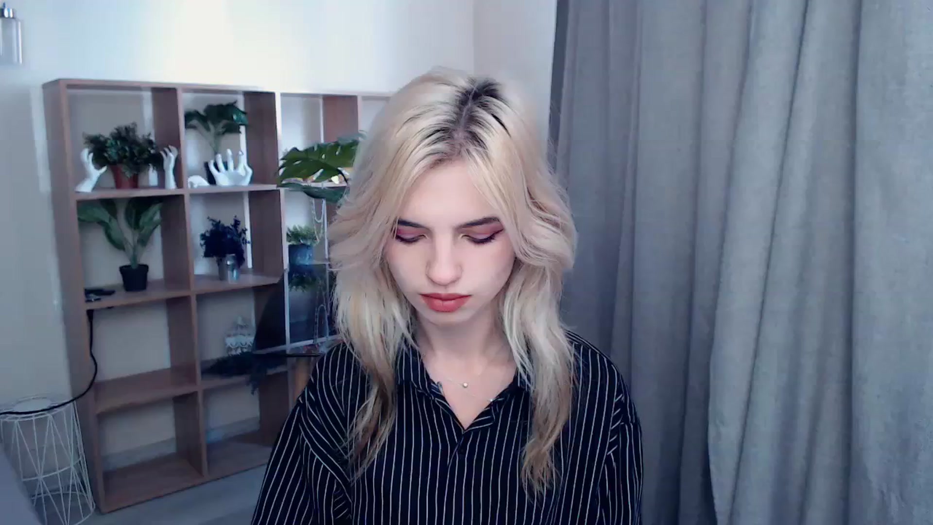 Gallery image thumbnail from Erineys's myfreecams stream on, 10/10/2023, 10:41 image 9 of 20