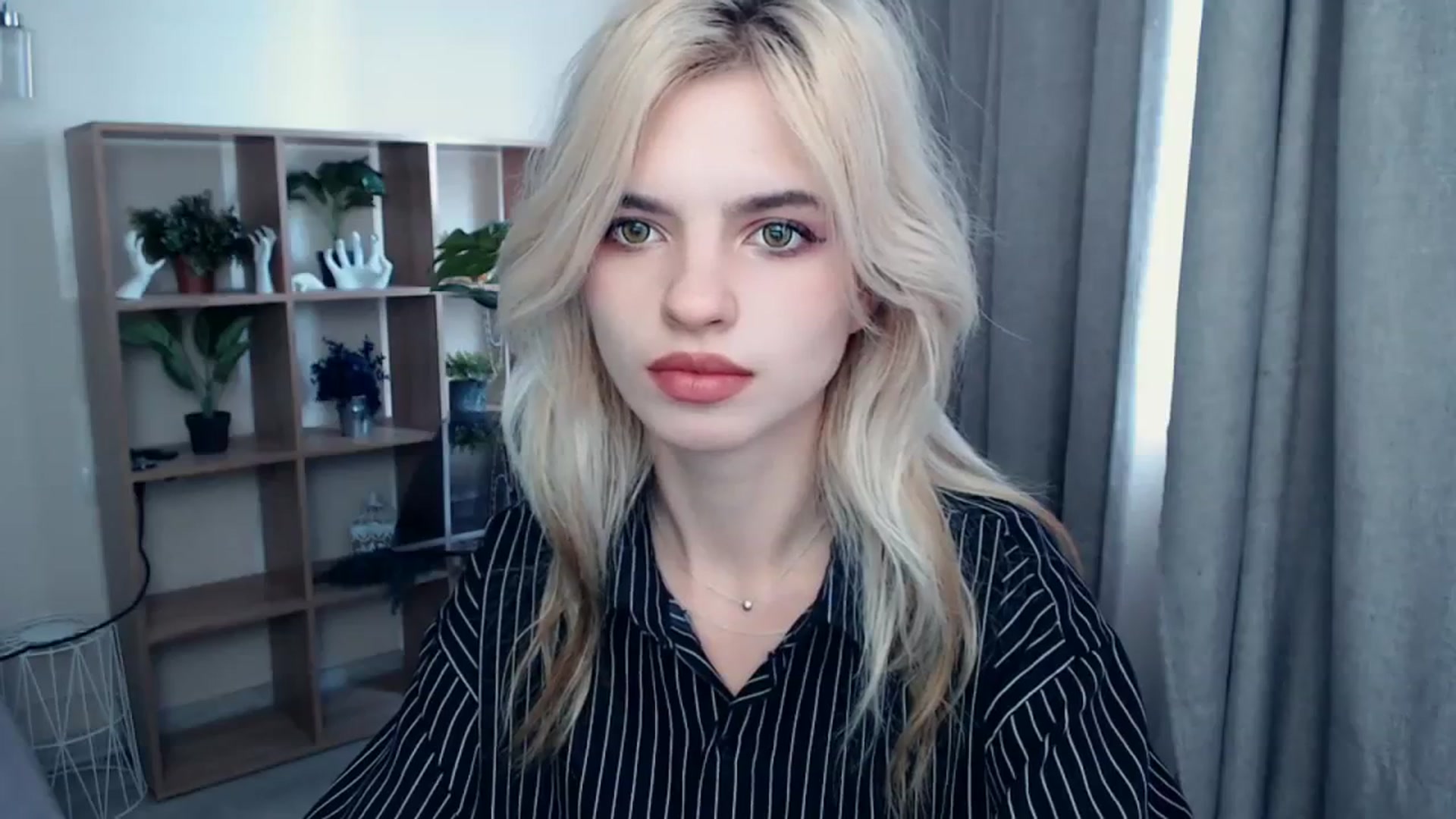 Gallery image thumbnail from Erineys's myfreecams stream on, 10/10/2023, 10:41 image 14 of 20