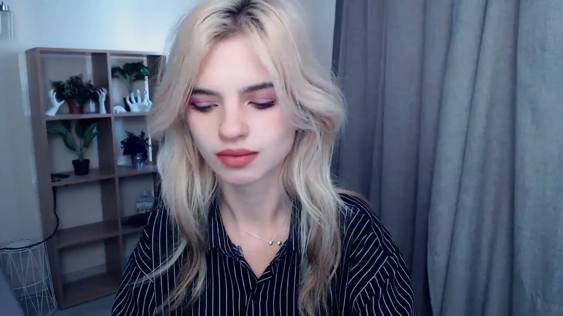 Gallery image thumbnail from Erineys's myfreecams stream on, 10/10/2023, 10:41 image 1 of 20