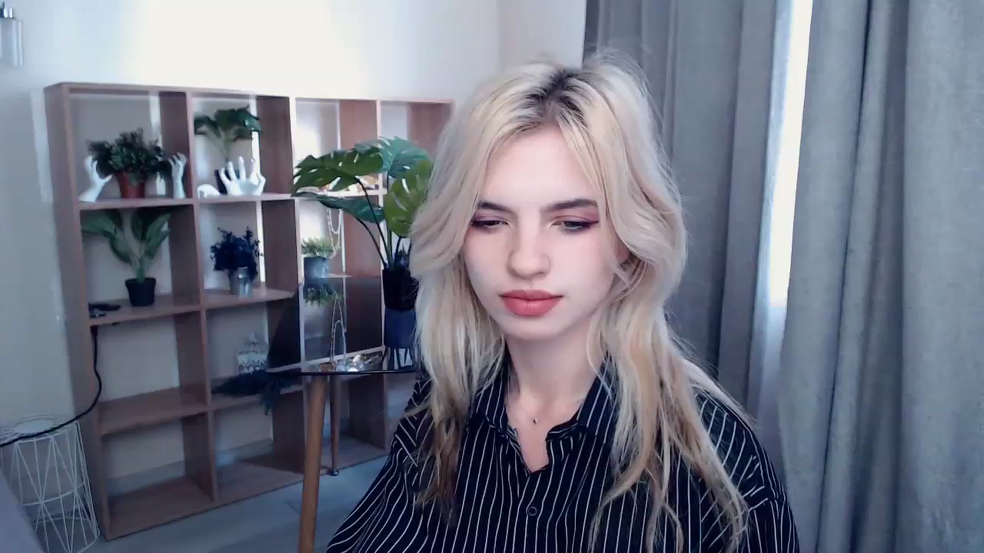 Gallery image thumbnail from Erineys's myfreecams stream on, 10/10/2023, 11:11 image 10 of 20