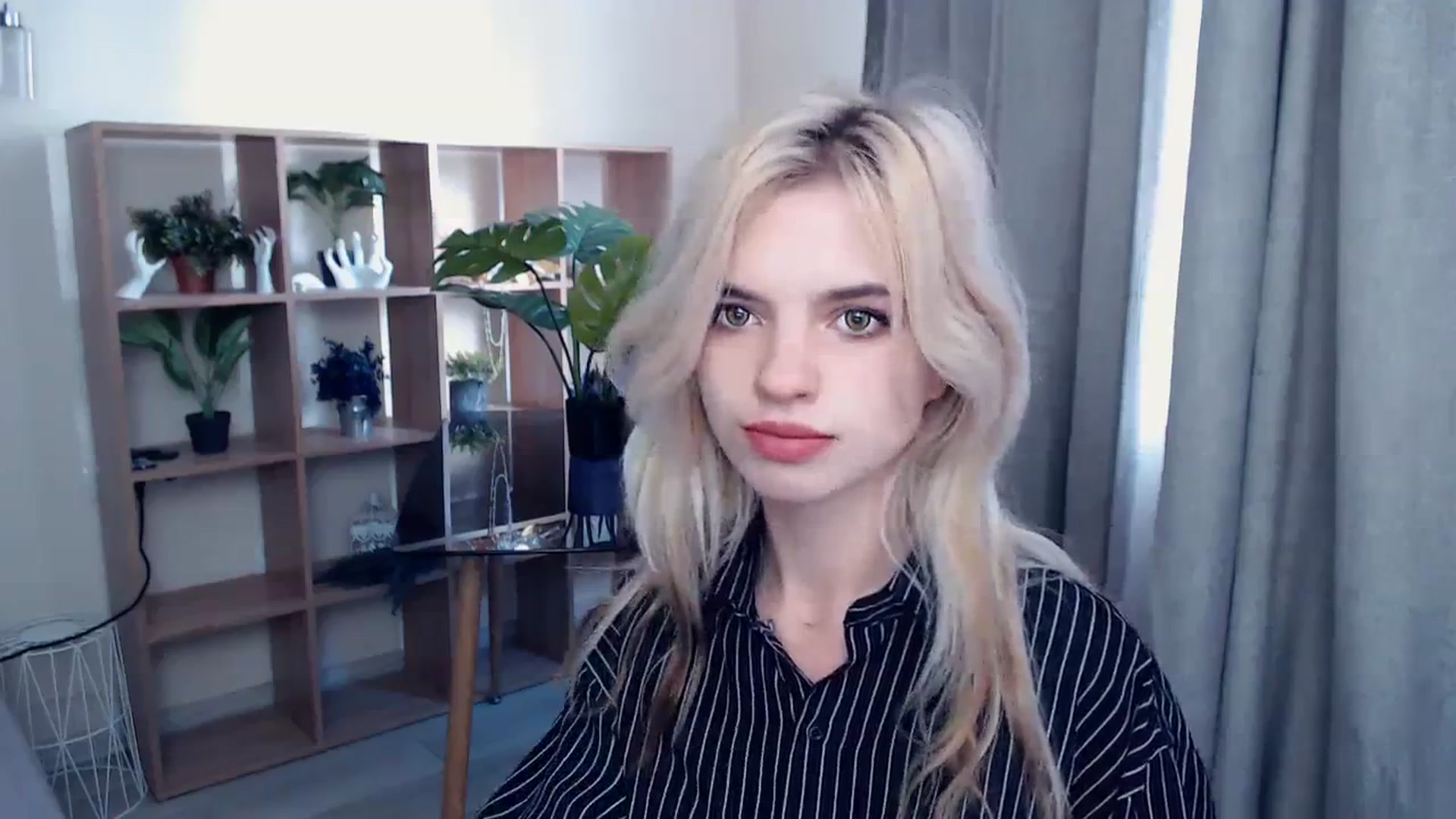 Gallery image thumbnail from Erineys's myfreecams stream on, 10/10/2023, 11:11 image 14 of 20