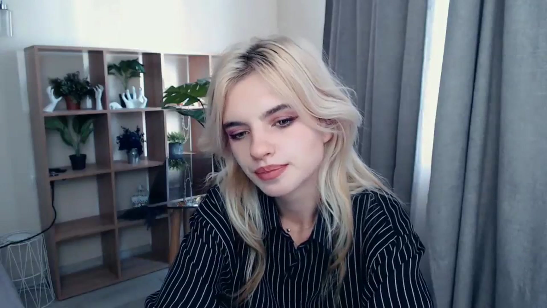Gallery image thumbnail from Erineys's myfreecams stream on, 10/10/2023, 11:35 image 18 of 20