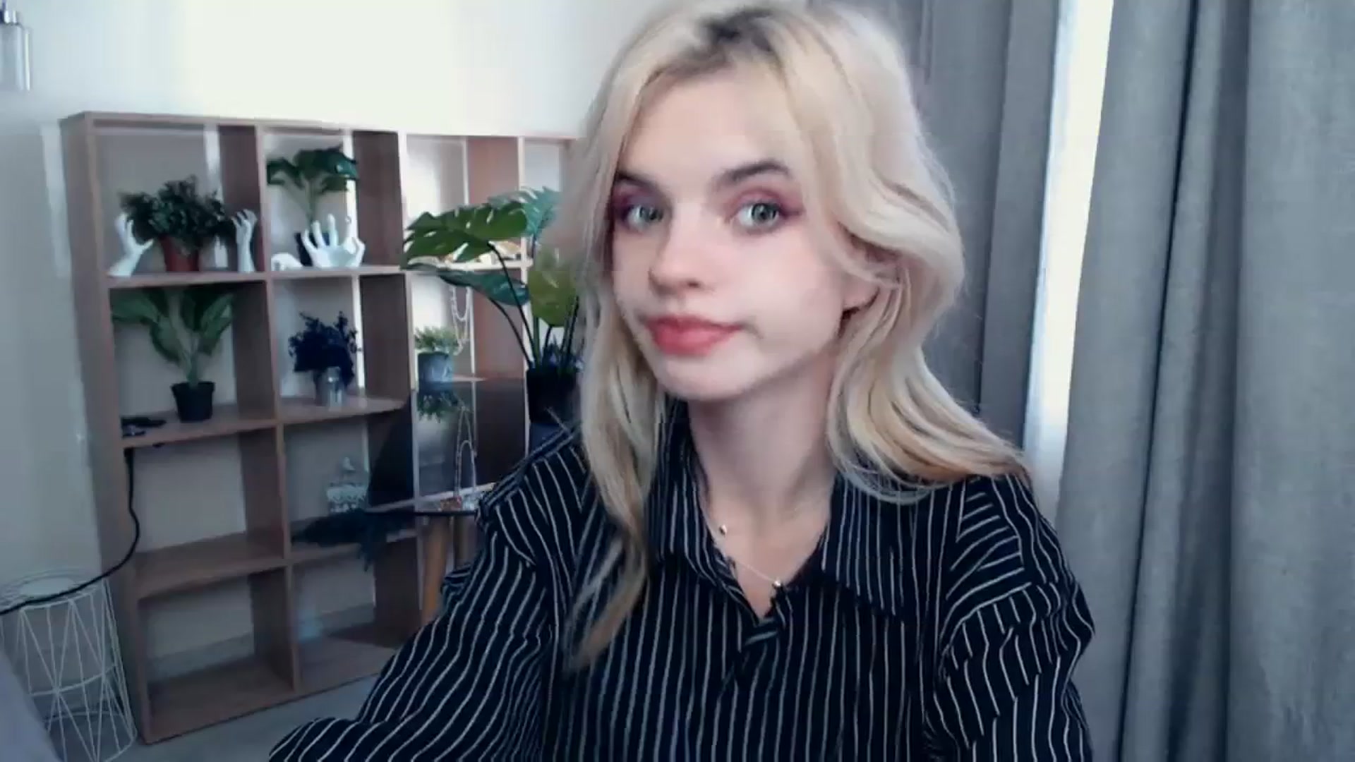 Gallery image thumbnail from Erineys's myfreecams stream on, 10/10/2023, 11:35 image 16 of 20