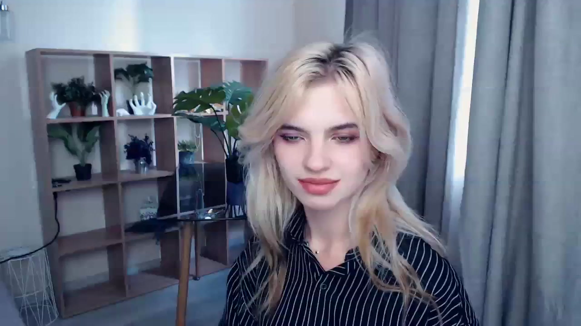 Gallery image thumbnail from Erineys's myfreecams stream on, 10/10/2023, 11:35 image 1 of 20