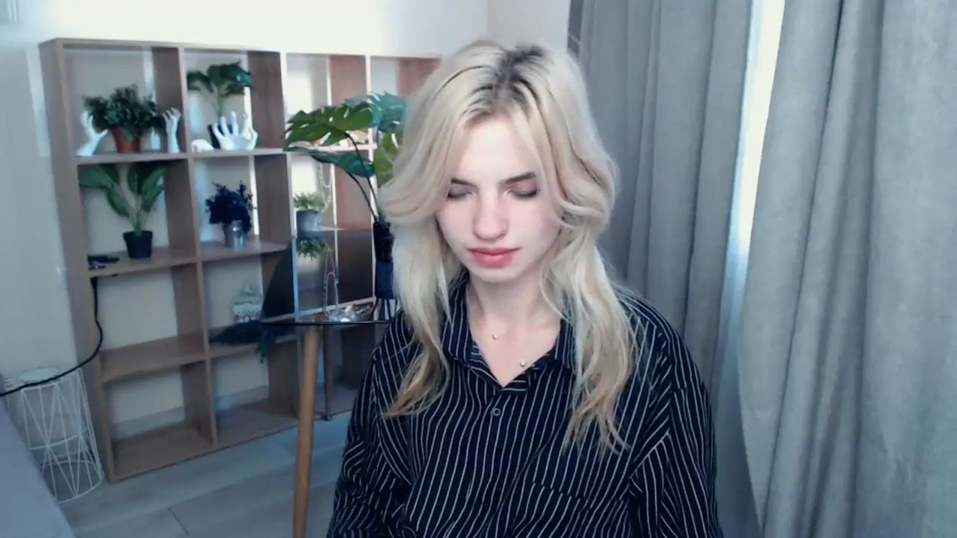 Gallery image thumbnail from Erineys's myfreecams stream on, 10/10/2023, 14:10 image 14 of 20