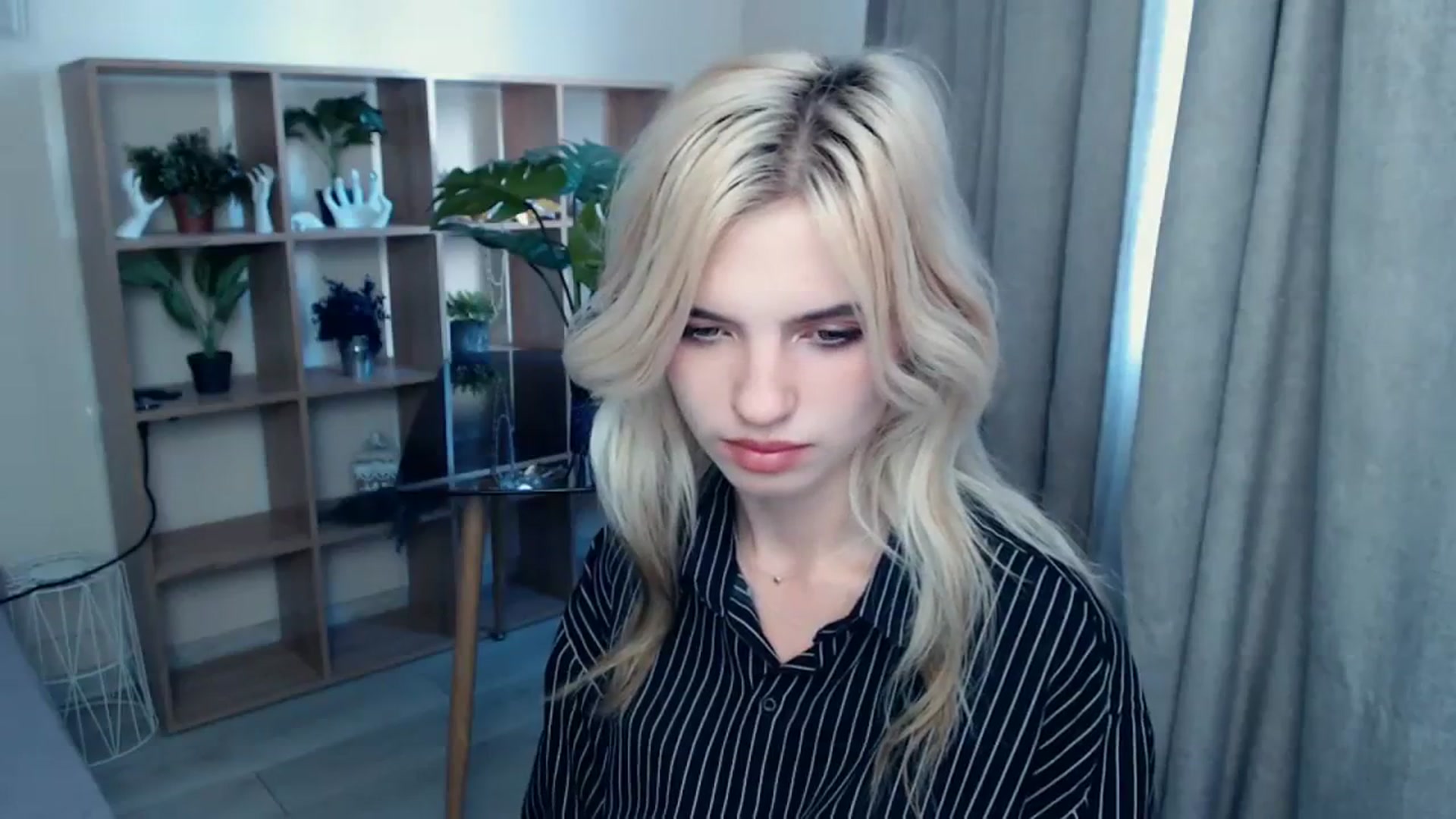 Gallery image thumbnail from Erineys's myfreecams stream on, 10/10/2023, 14:10 image 12 of 20