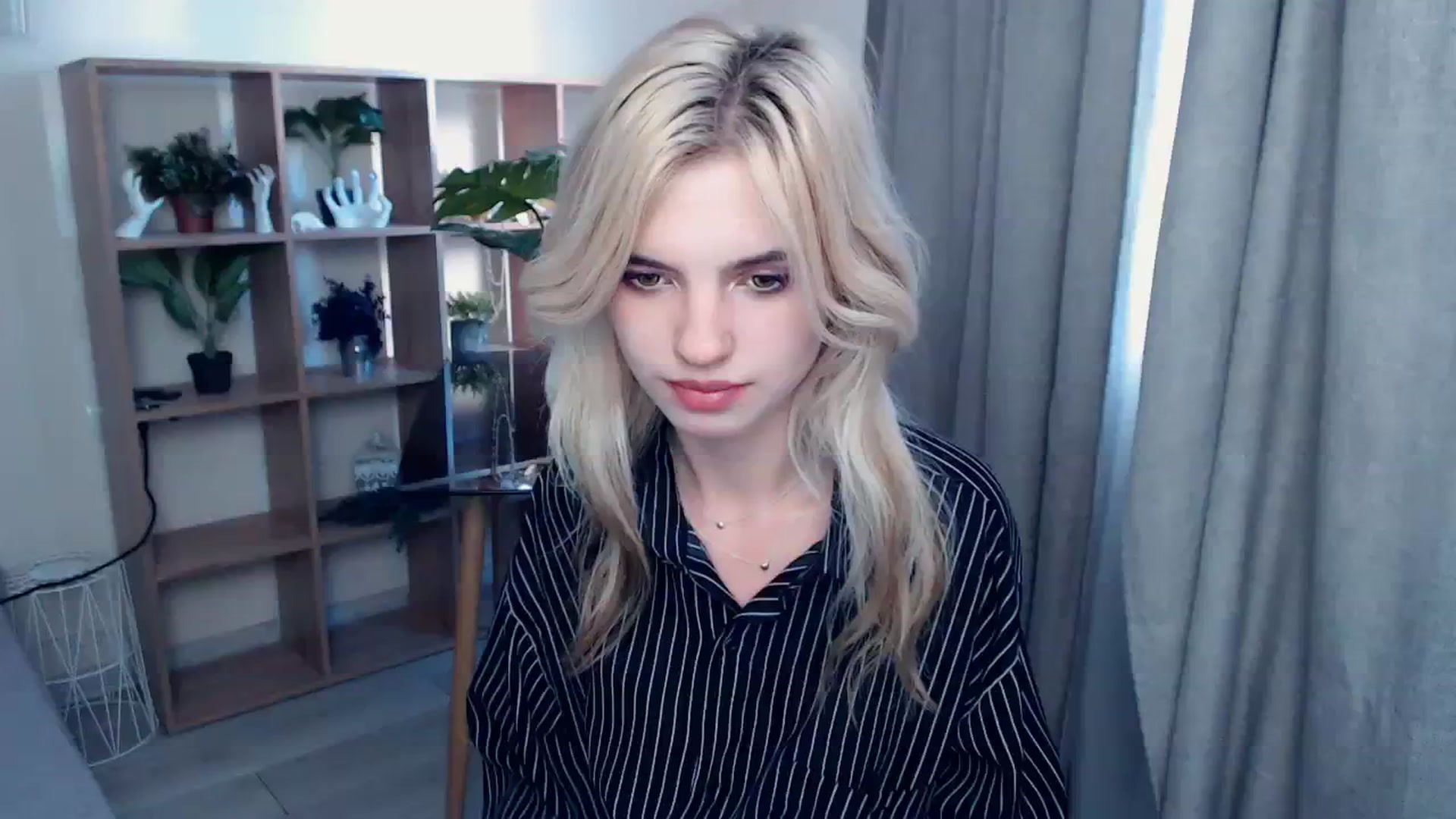 Gallery image thumbnail from Erineys's myfreecams stream on, 10/10/2023, 14:10 image 16 of 20