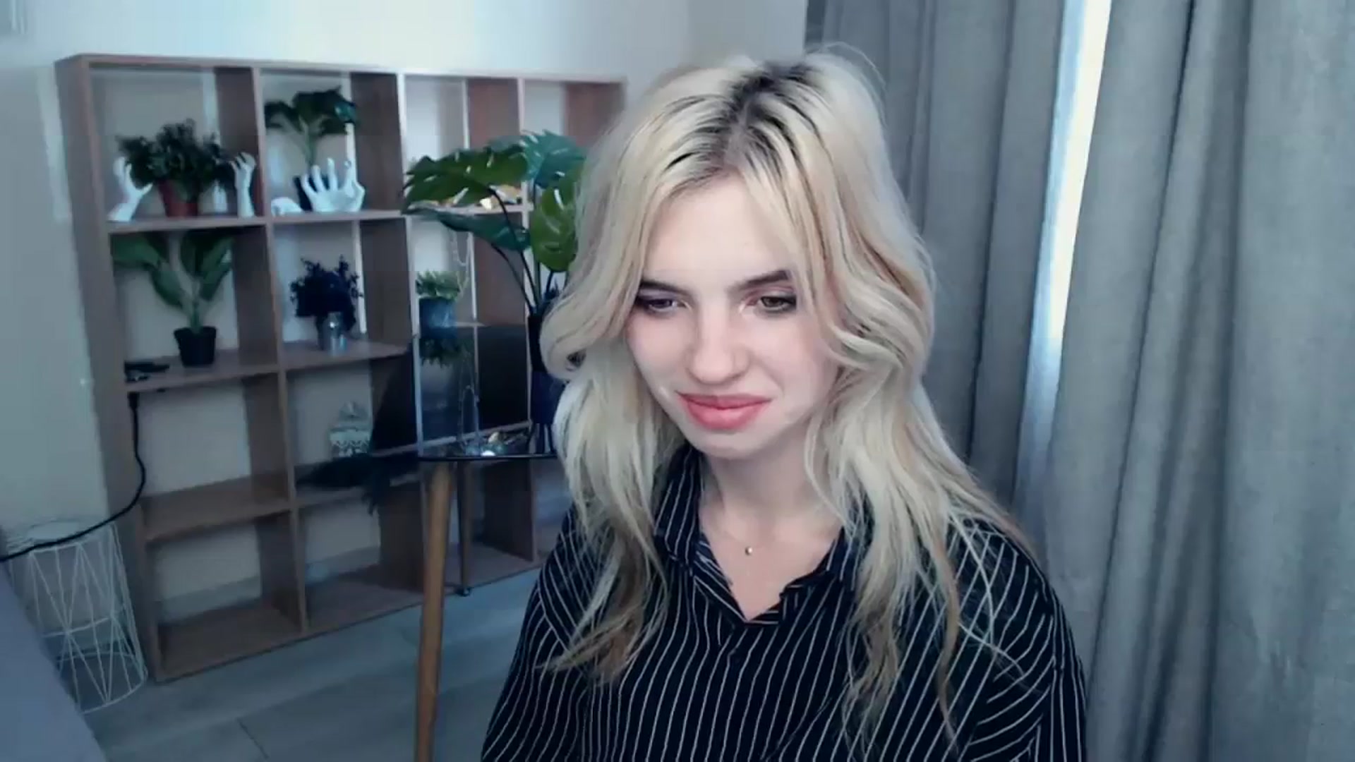 Gallery image thumbnail from Erineys's myfreecams stream on, 10/10/2023, 14:10 image 9 of 20