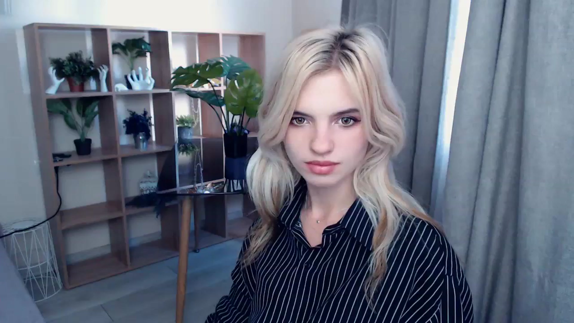 Gallery image thumbnail from Erineys's myfreecams stream on, 10/10/2023, 14:10 image 10 of 20