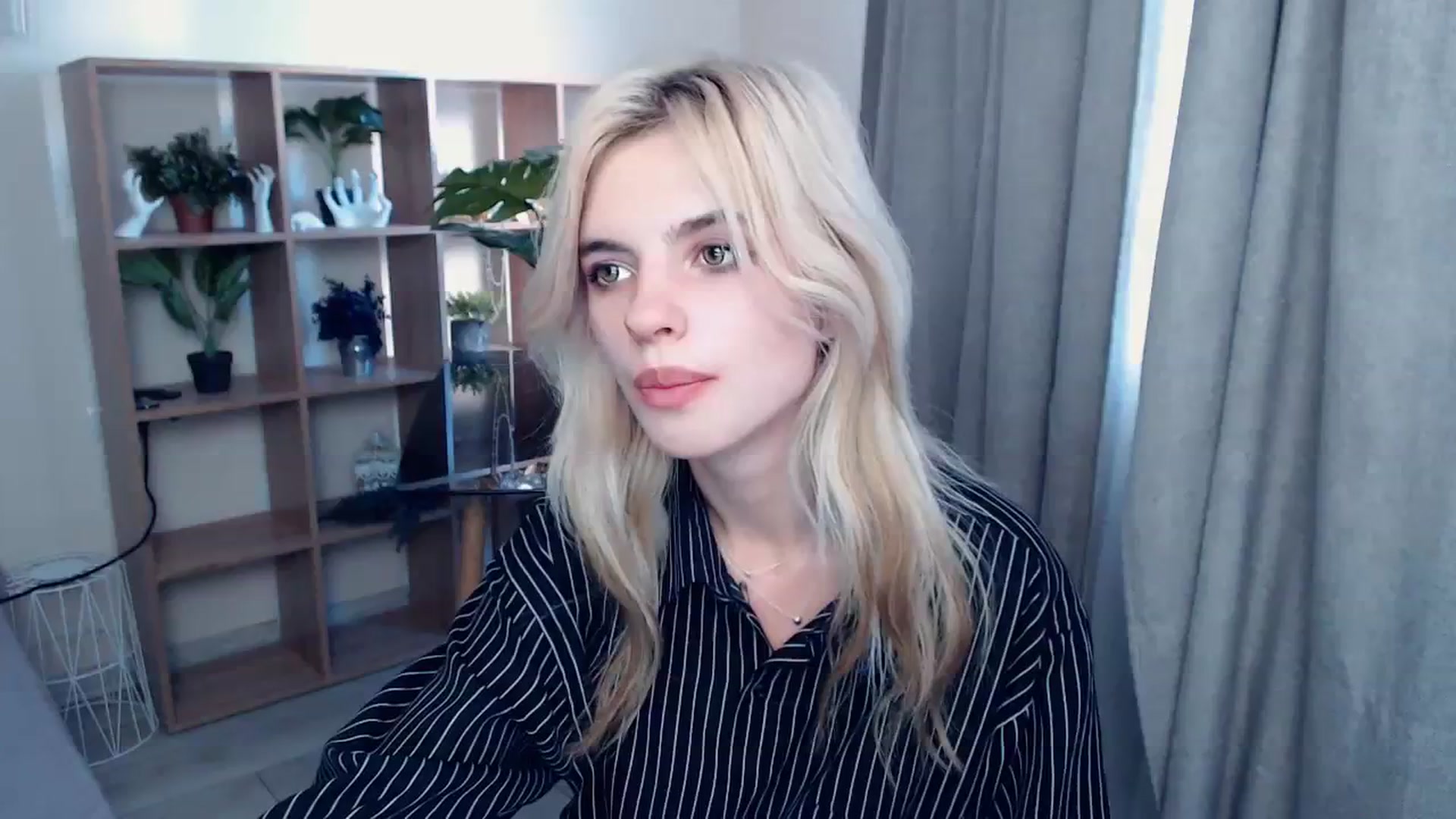 Gallery image thumbnail from Erineys's myfreecams stream on, 10/10/2023, 14:10 image 15 of 20