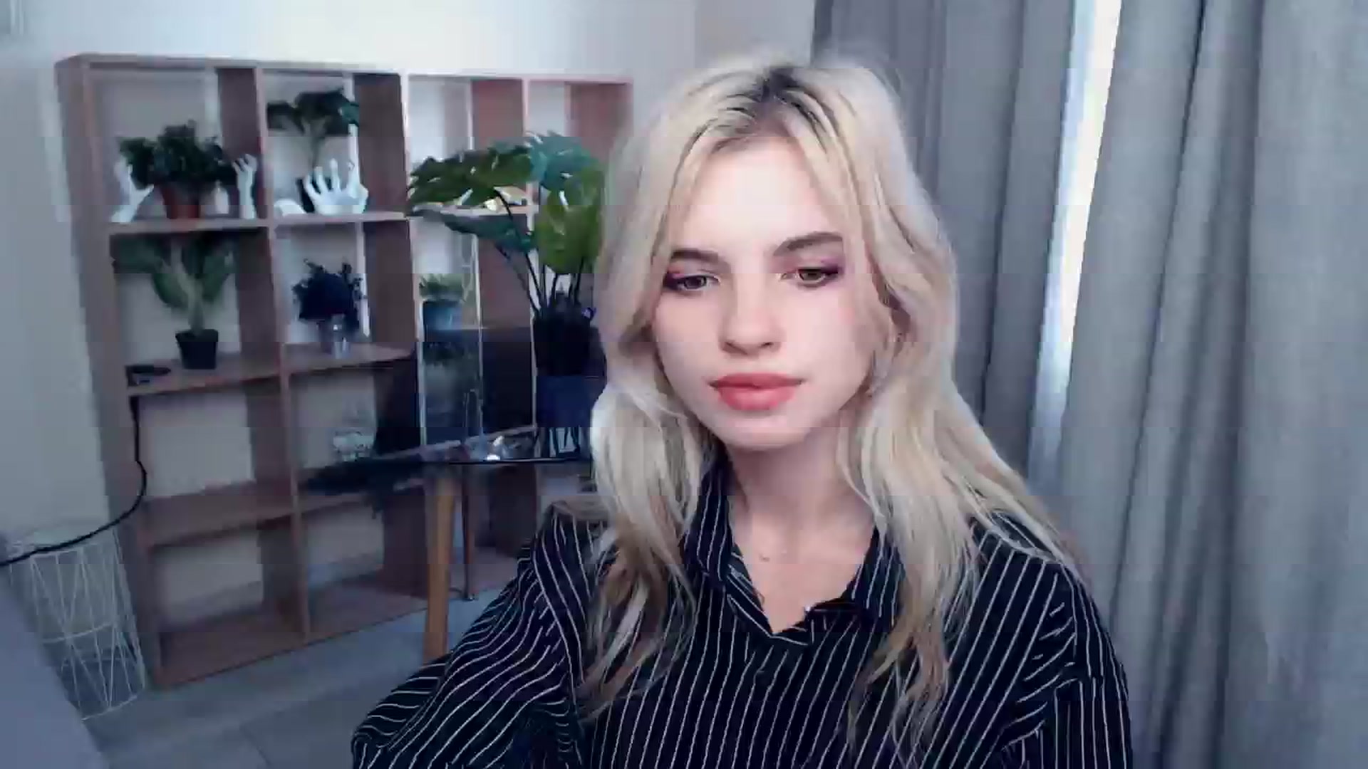 Gallery image thumbnail from Erineys's myfreecams stream on, 10/10/2023, 14:10 image 1 of 20