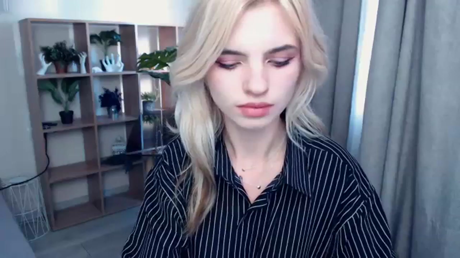 Gallery image thumbnail from Erineys's myfreecams stream on, 10/10/2023, 14:10 image 17 of 20