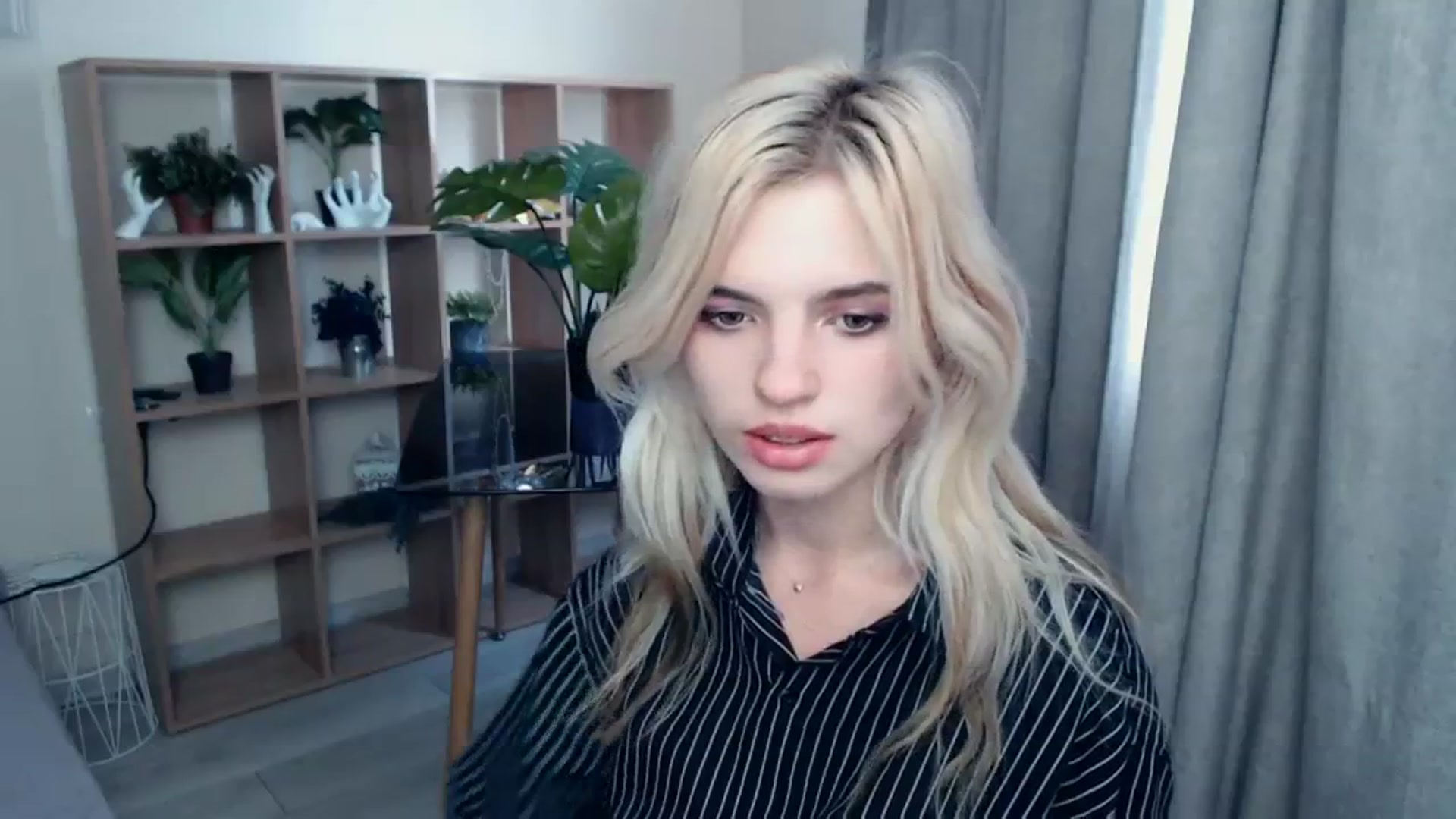 Gallery image thumbnail from Erineys's myfreecams stream on, 10/10/2023, 14:10 image 3 of 20