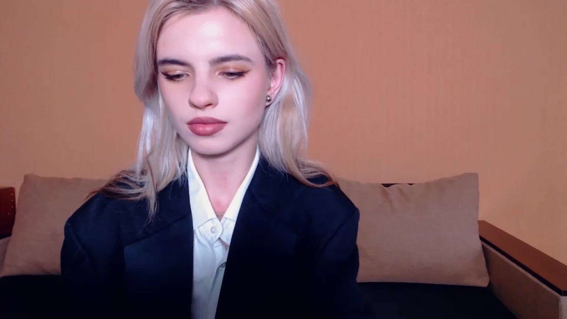 Gallery image thumbnail from Erineys's myfreecams stream on, 10/13/2023, 15:02 image 9 of 20