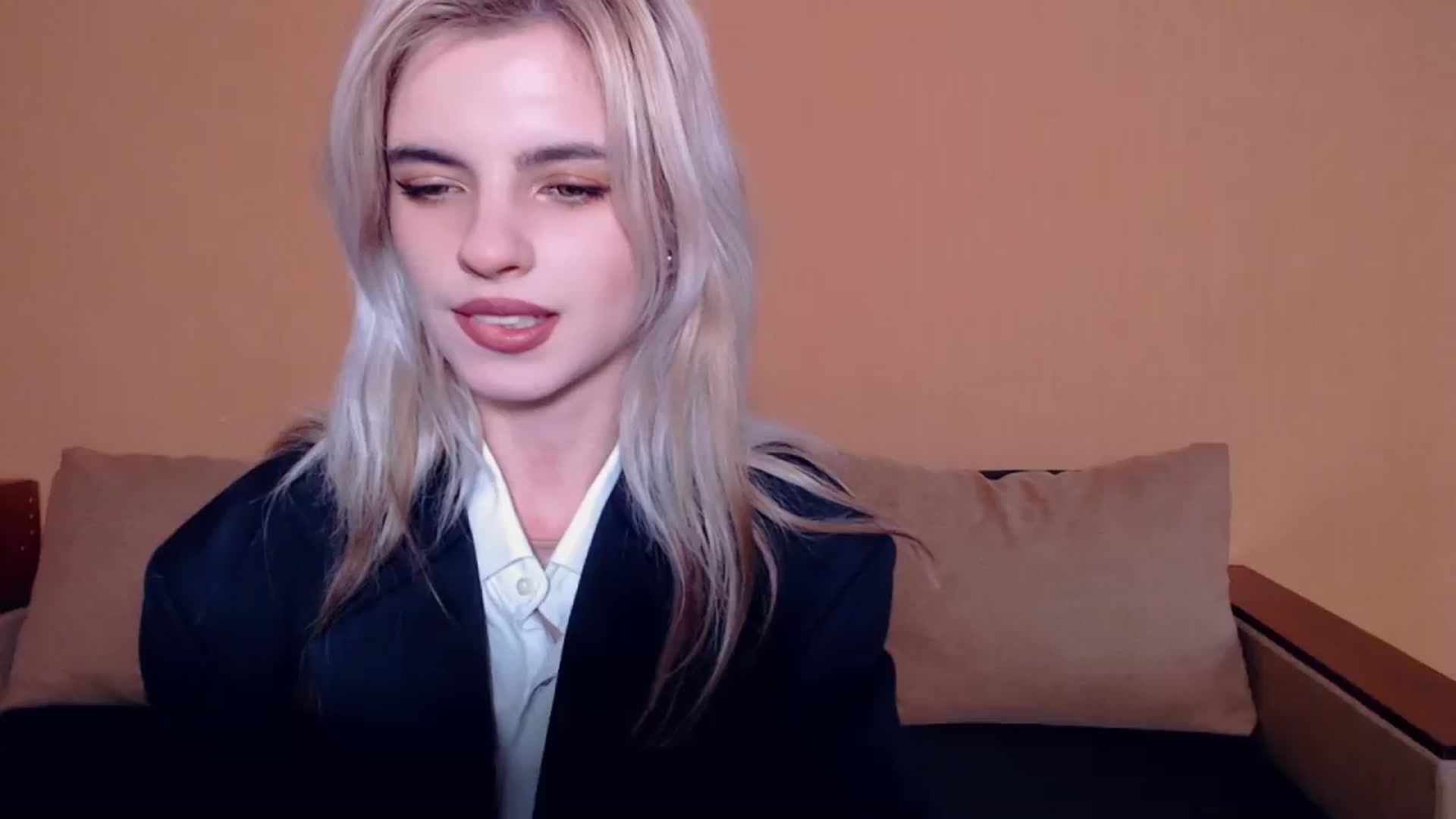 Gallery image thumbnail from Erineys's myfreecams stream on, 10/13/2023, 15:02 image 8 of 20