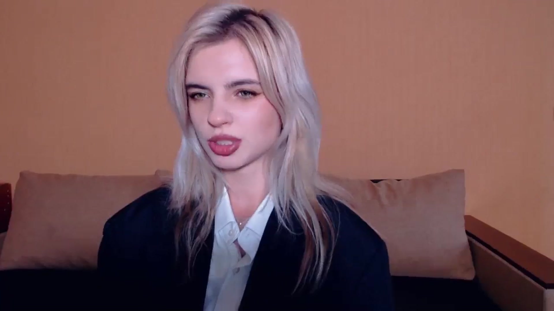 Gallery image thumbnail from Erineys's myfreecams stream on, 10/13/2023, 15:02 image 2 of 20