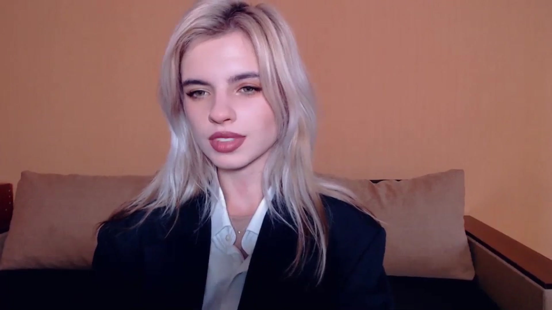 Gallery image thumbnail from Erineys's myfreecams stream on, 10/13/2023, 15:02 image 5 of 20