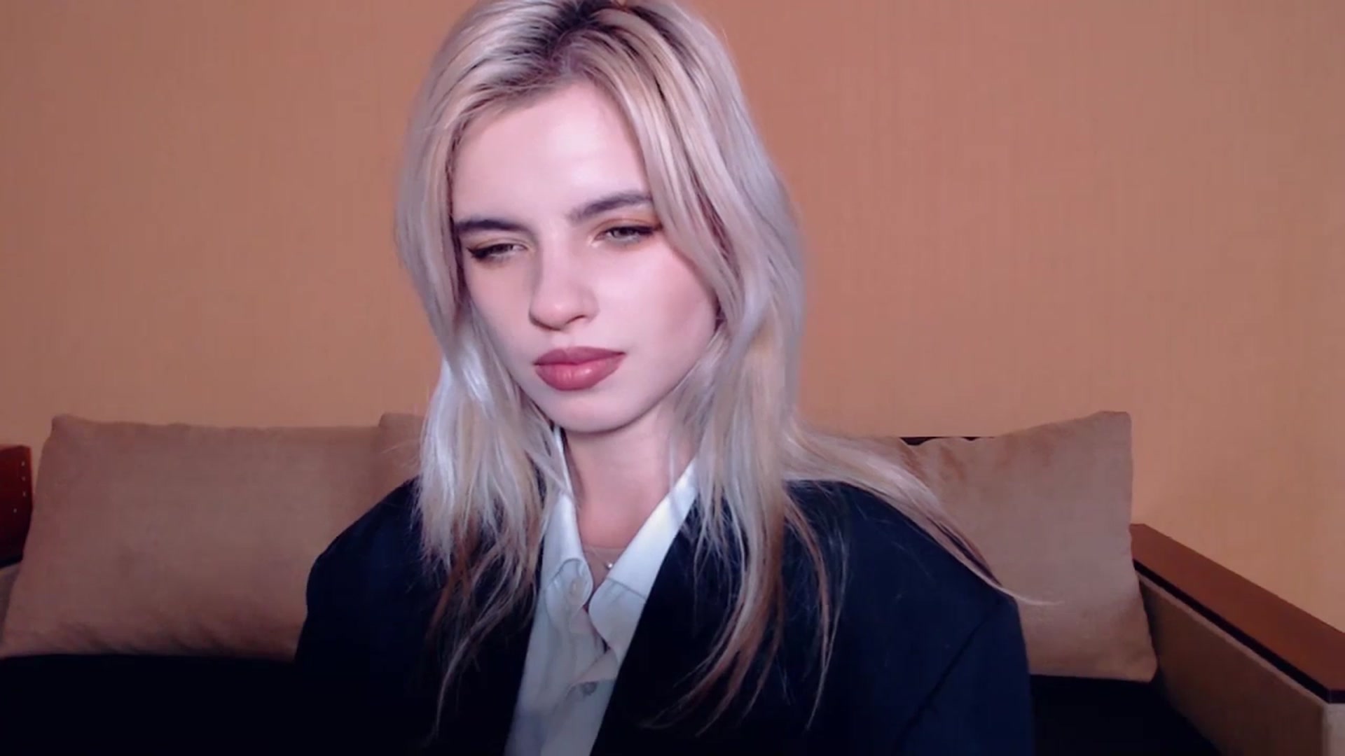Gallery image thumbnail from Erineys's myfreecams stream on, 10/13/2023, 15:02 image 4 of 20