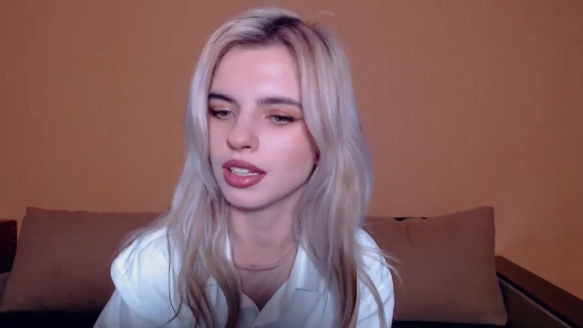 Gallery image thumbnail from Erineys's myfreecams stream on, 10/13/2023, 15:43 image 13 of 20