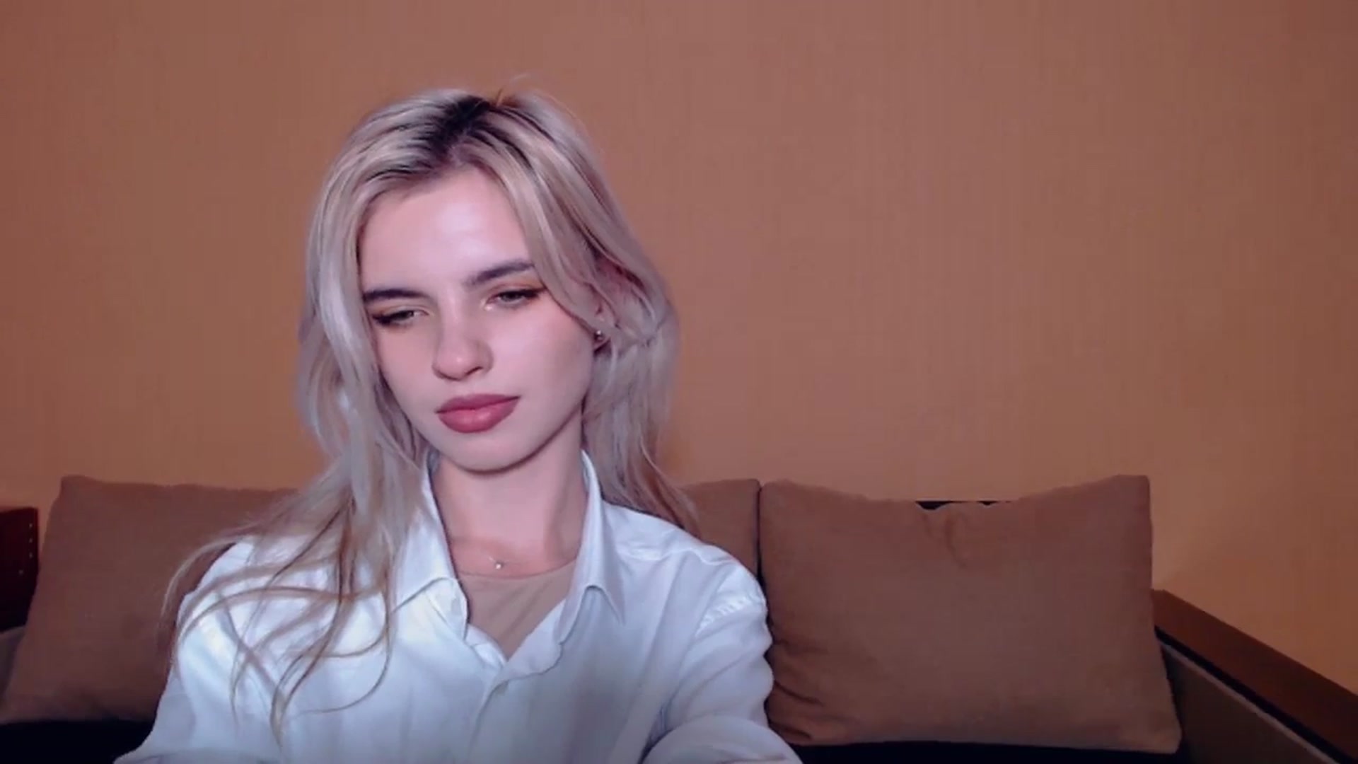 Gallery image thumbnail from Erineys's myfreecams stream on, 10/13/2023, 15:43 image 17 of 20