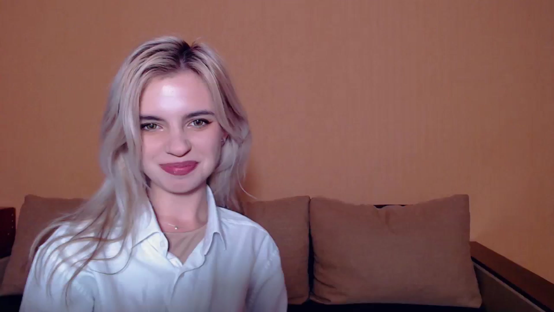 Gallery image thumbnail from Erineys's myfreecams stream on, 10/13/2023, 15:43 image 16 of 20