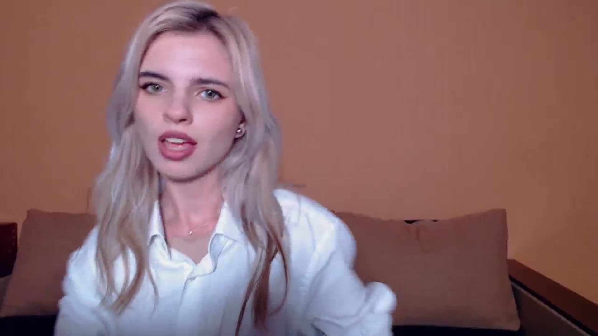 Gallery image thumbnail from Erineys's myfreecams stream on, 10/13/2023, 15:43 image 8 of 20