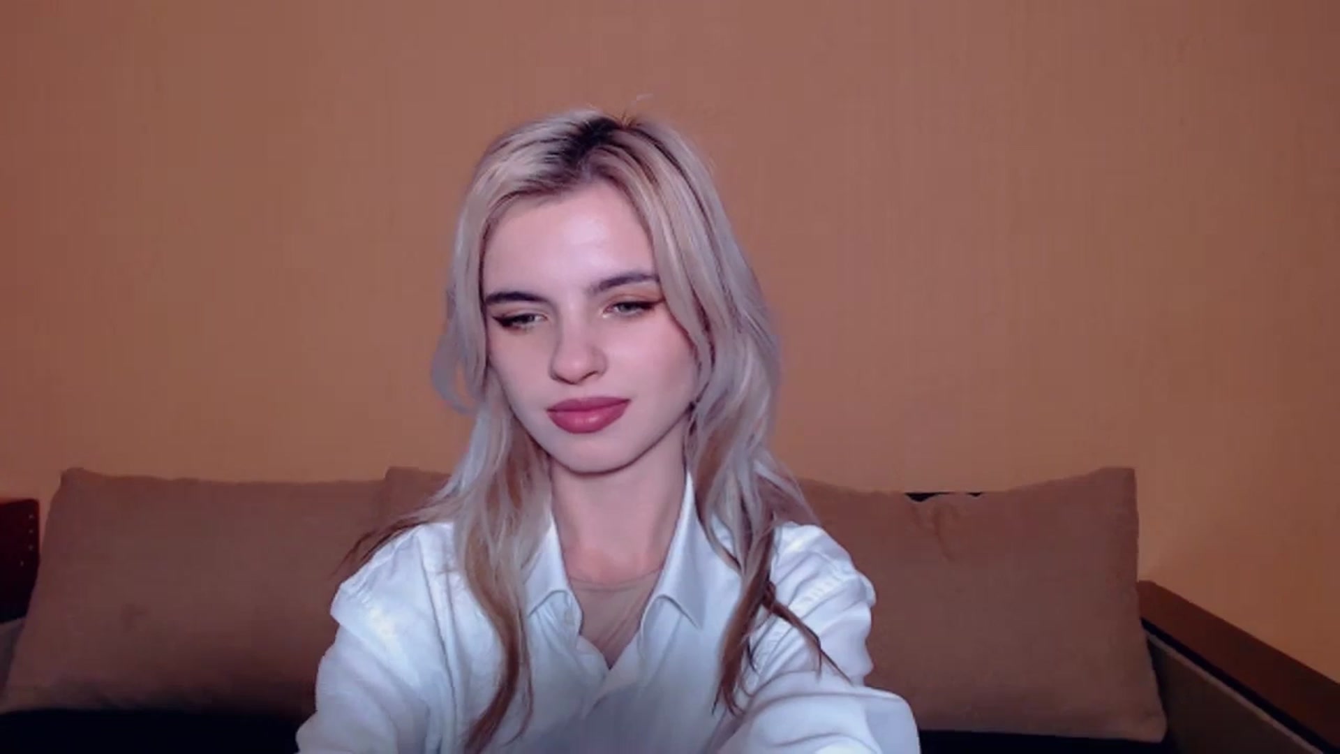 Gallery image thumbnail from Erineys's myfreecams stream on, 10/13/2023, 15:43 image 5 of 20