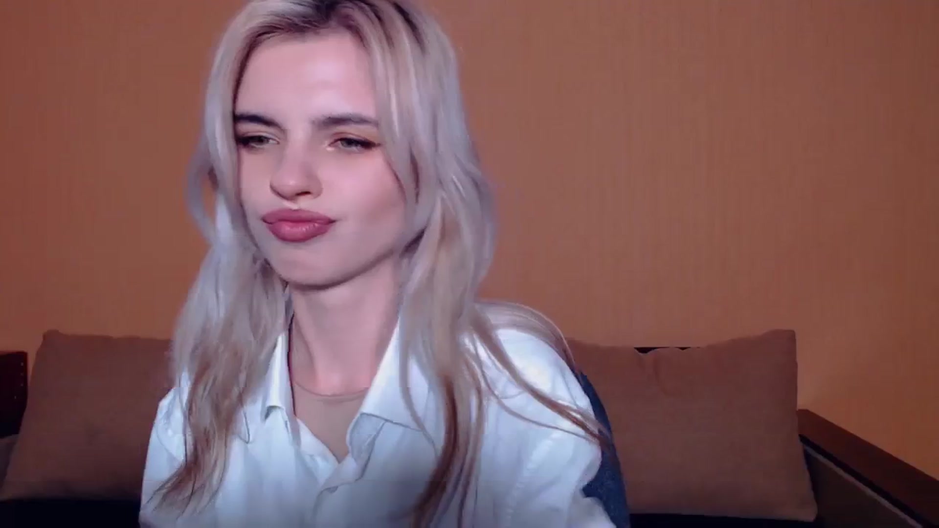 Gallery image thumbnail from Erineys's myfreecams stream on, 10/13/2023, 15:43 image 3 of 20