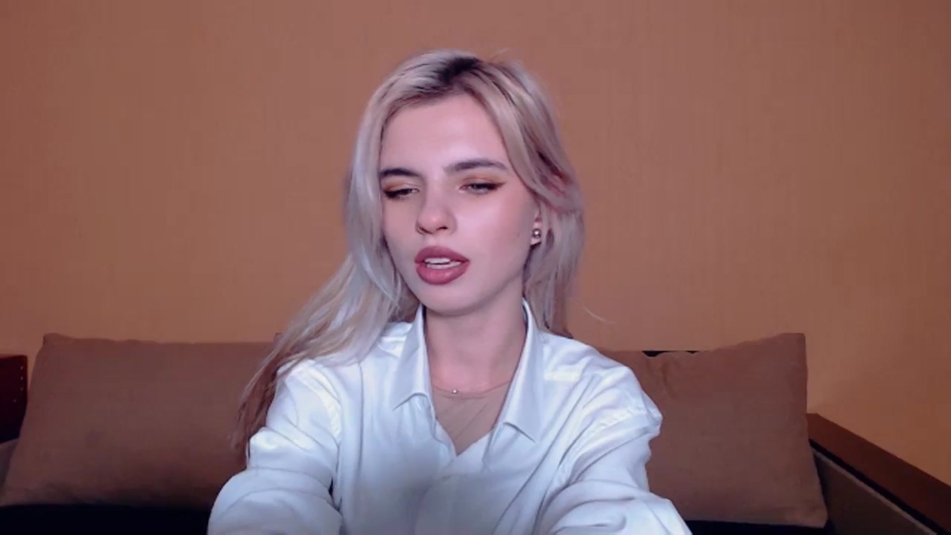 Gallery image thumbnail from Erineys's myfreecams stream on, 10/13/2023, 15:43 image 15 of 20