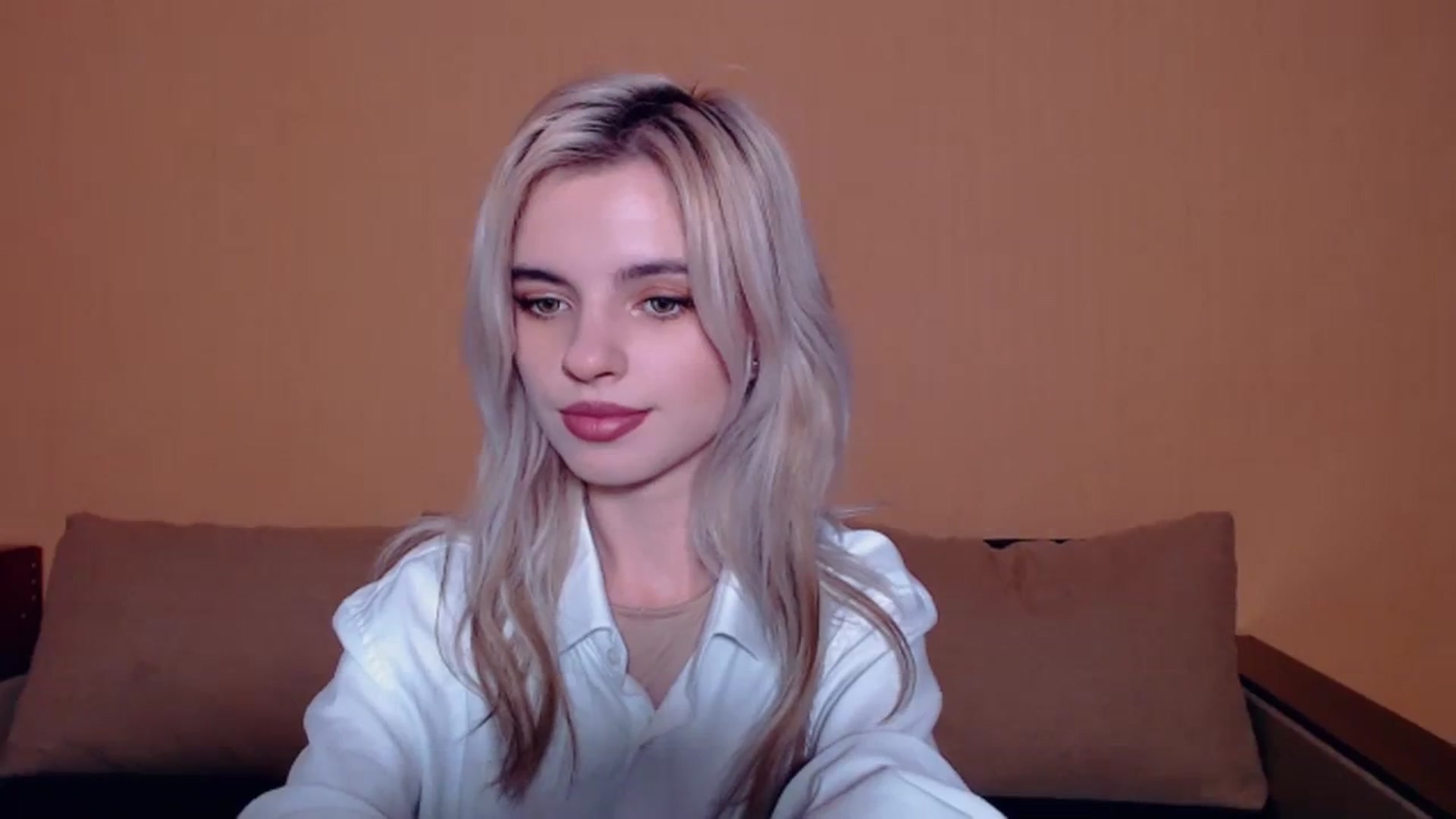 Gallery image thumbnail from Erineys's myfreecams stream on, 10/13/2023, 15:43 image 14 of 20