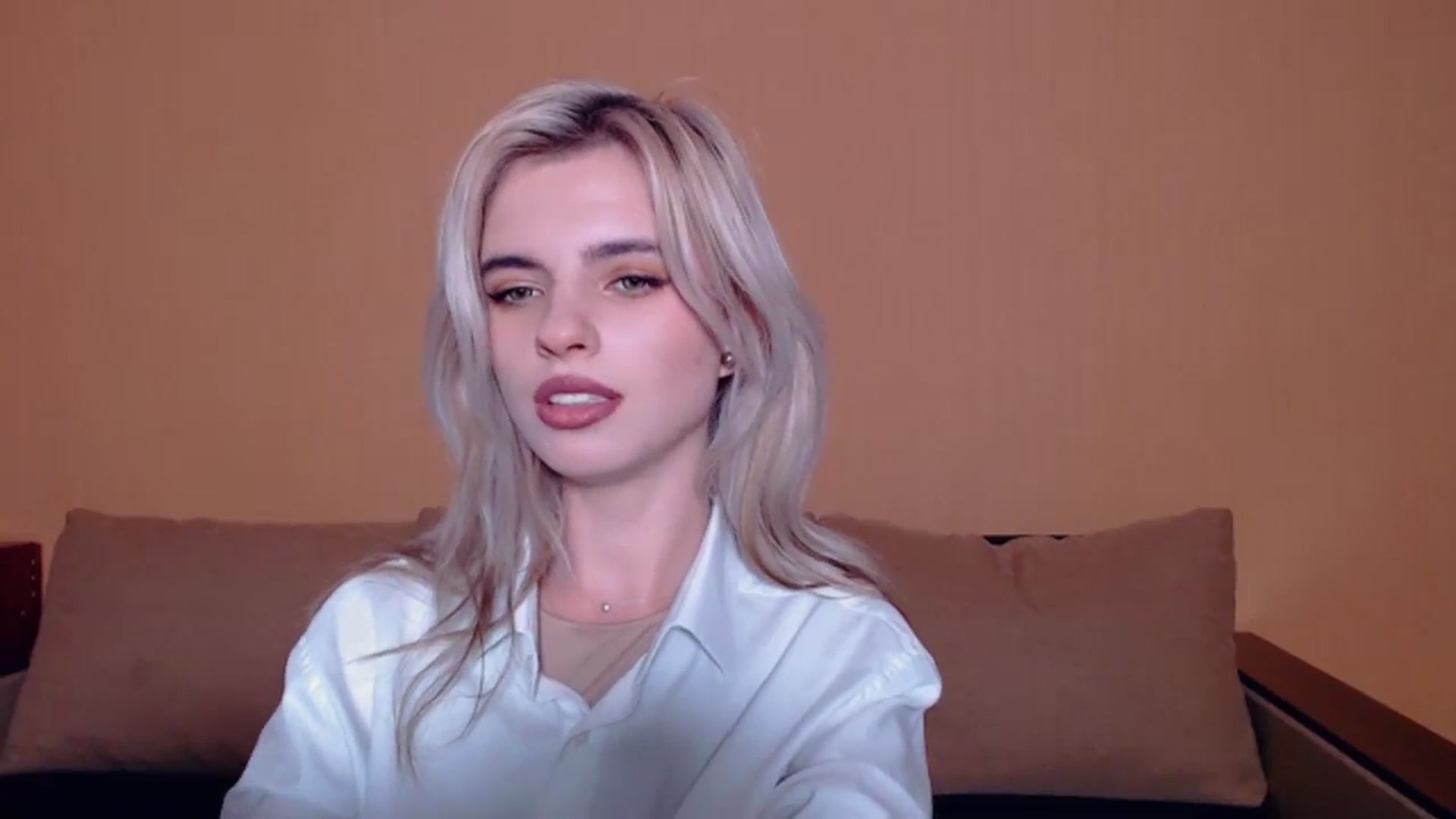 Gallery image thumbnail from Erineys's myfreecams stream on, 10/13/2023, 15:43 image 19 of 20