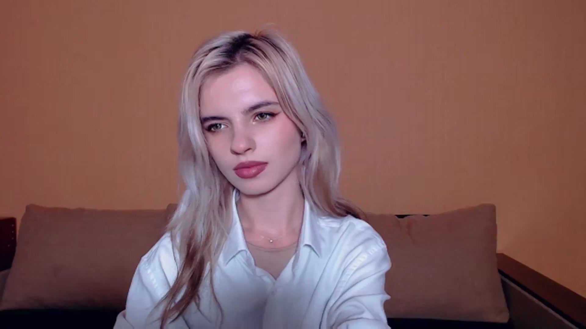 Gallery image thumbnail from Erineys's myfreecams stream on, 10/13/2023, 16:13 image 19 of 20