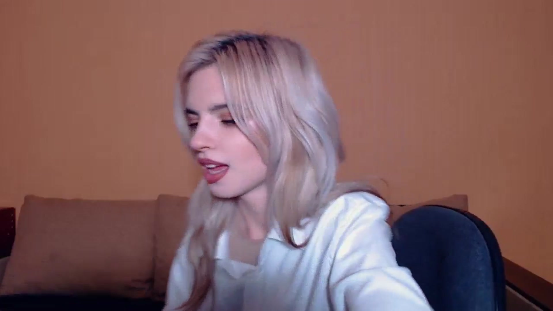 Gallery image thumbnail from Erineys's myfreecams stream on, 10/13/2023, 16:13 image 13 of 20