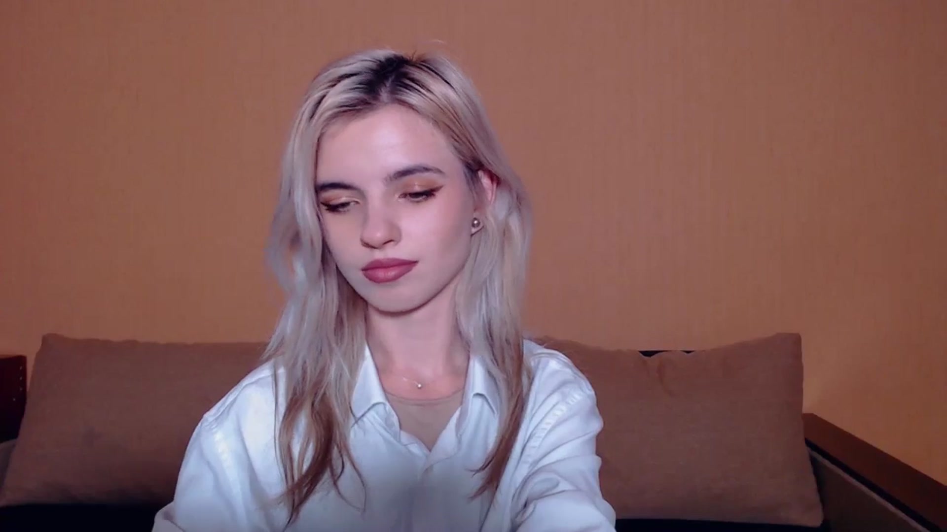 Gallery image thumbnail from Erineys's myfreecams stream on, 10/13/2023, 16:13 image 17 of 20