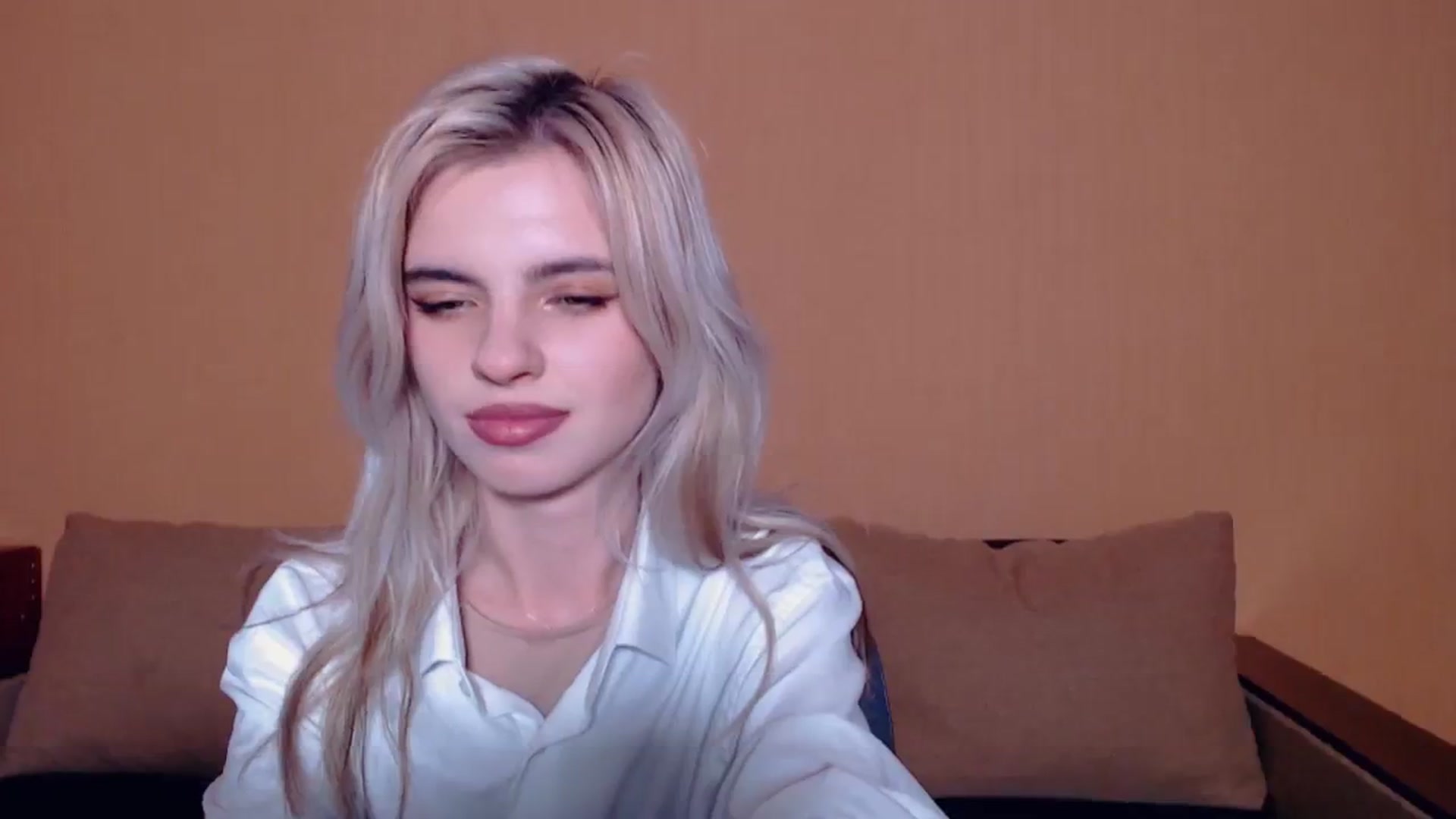 Gallery image thumbnail from Erineys's myfreecams stream on, 10/13/2023, 16:13 image 2 of 20