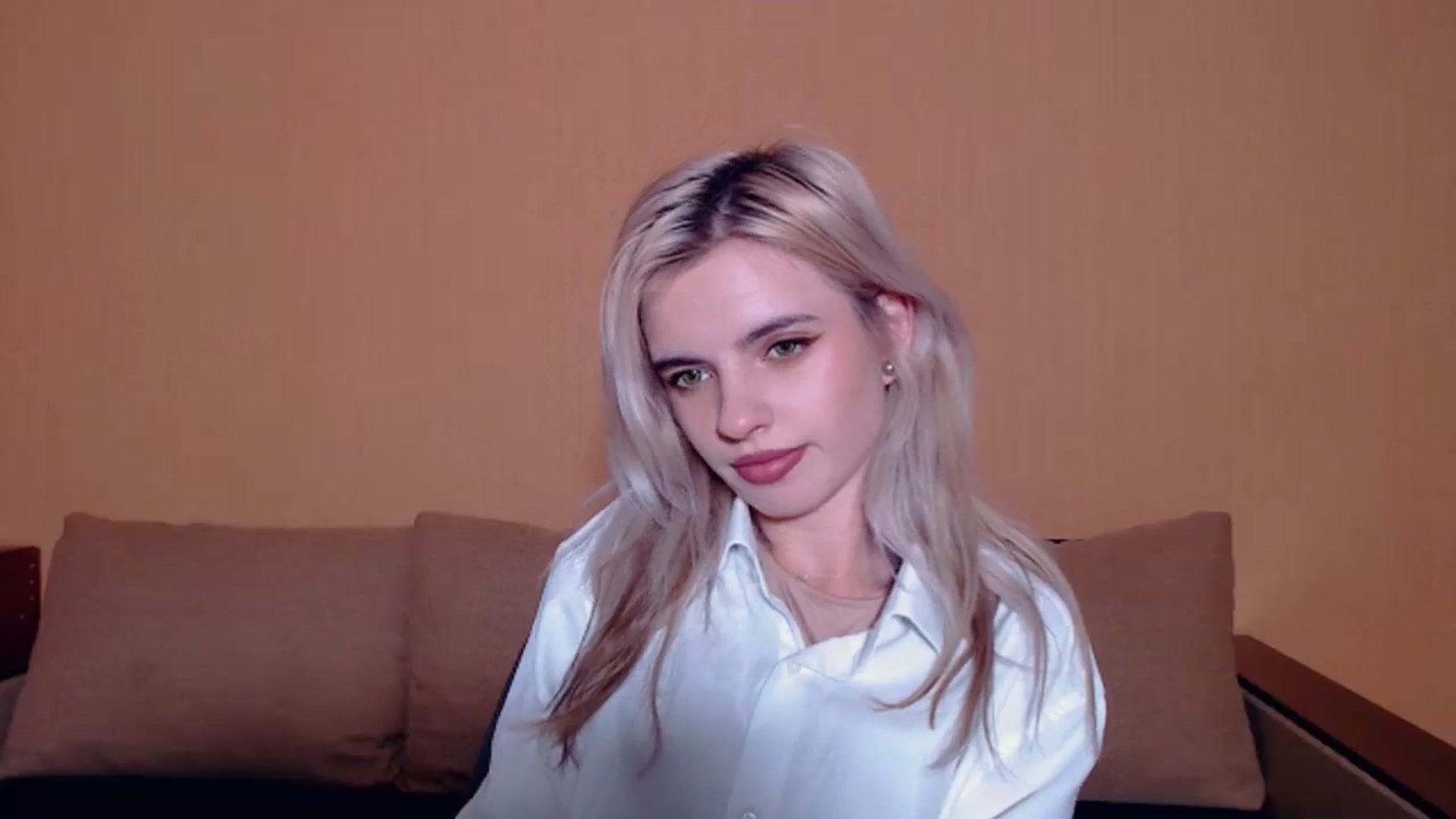Gallery image thumbnail from Erineys's myfreecams stream on, 10/13/2023, 16:13 image 15 of 20