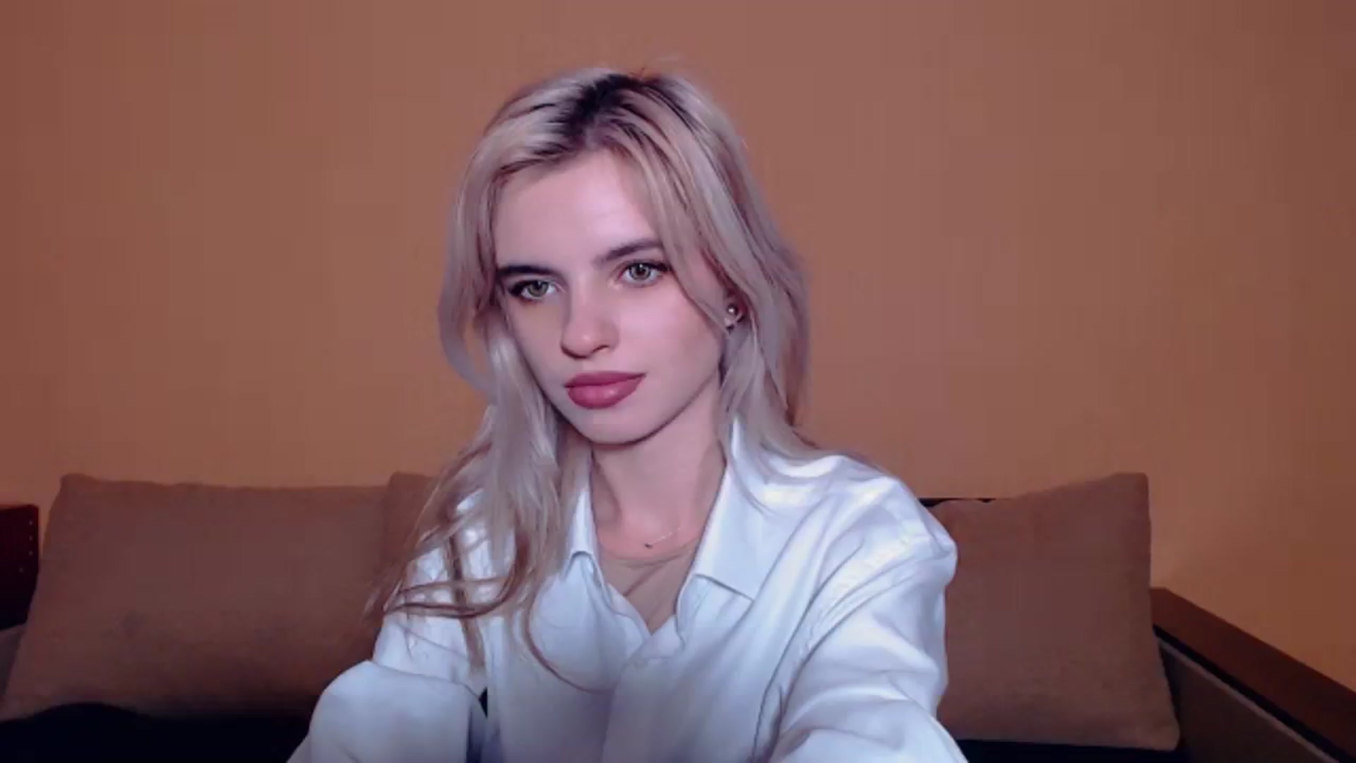 Gallery image thumbnail from Erineys's myfreecams stream on, 10/13/2023, 16:13 image 7 of 20