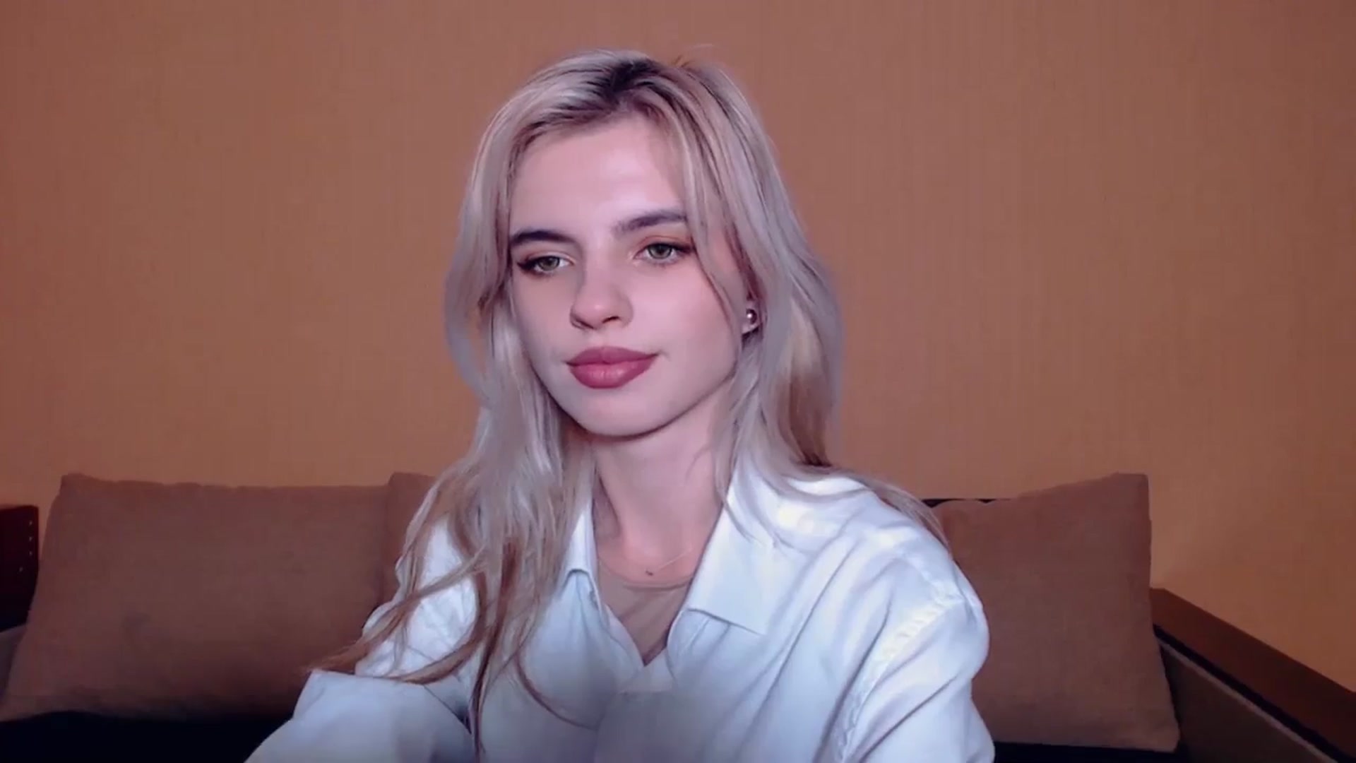 Gallery image thumbnail from Erineys's myfreecams stream on, 10/13/2023, 16:13 image 8 of 20