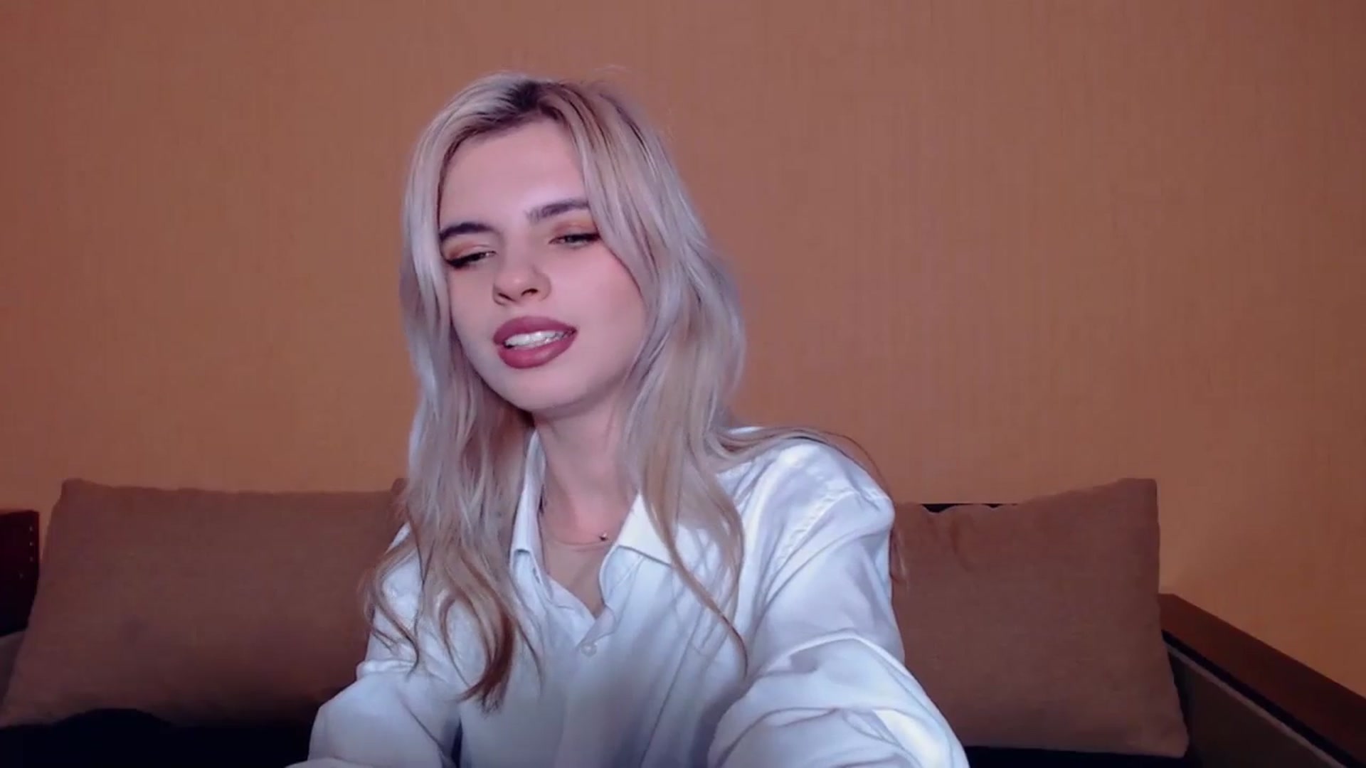 Gallery image thumbnail from Erineys's myfreecams stream on, 10/13/2023, 16:13 image 6 of 20