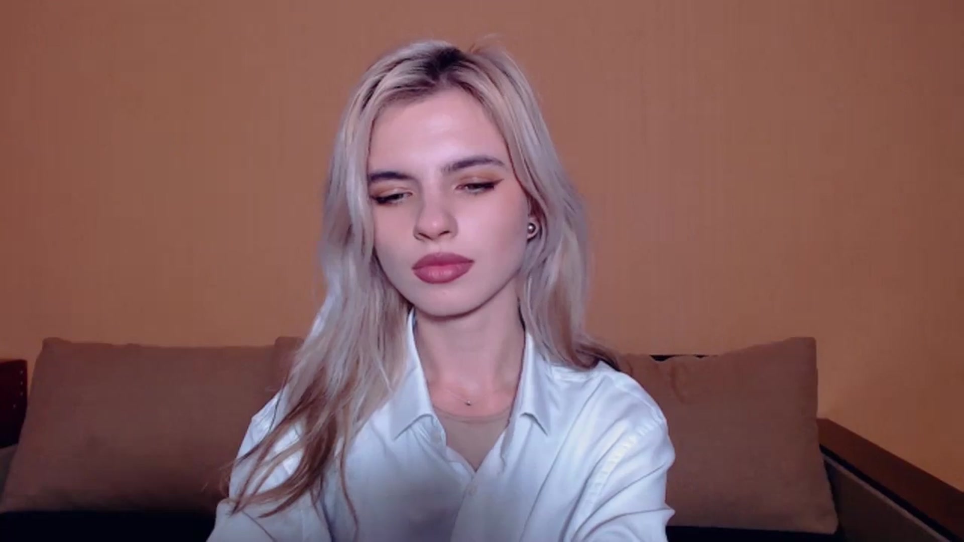 Gallery image thumbnail from Erineys's myfreecams stream on, 10/13/2023, 16:13 image 18 of 20