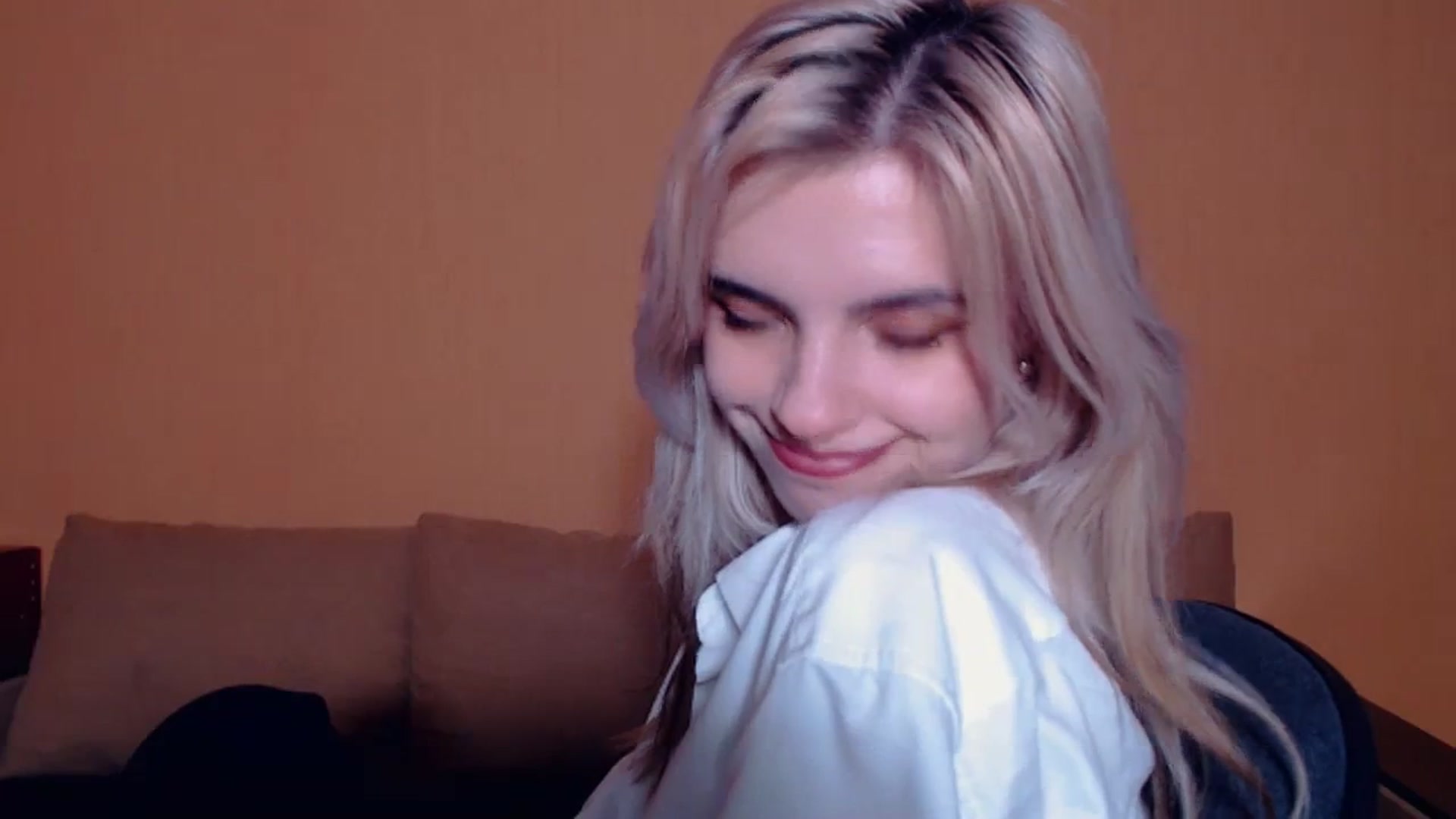Gallery image thumbnail from Erineys's myfreecams stream on, 10/13/2023, 16:13 image 9 of 20
