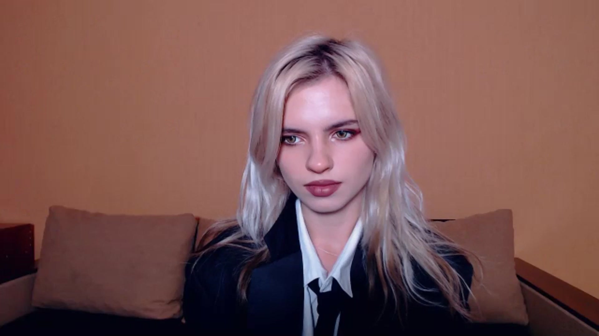 Gallery image thumbnail from Erineys's myfreecams stream on, 10/15/2023, 13:39 image 15 of 20
