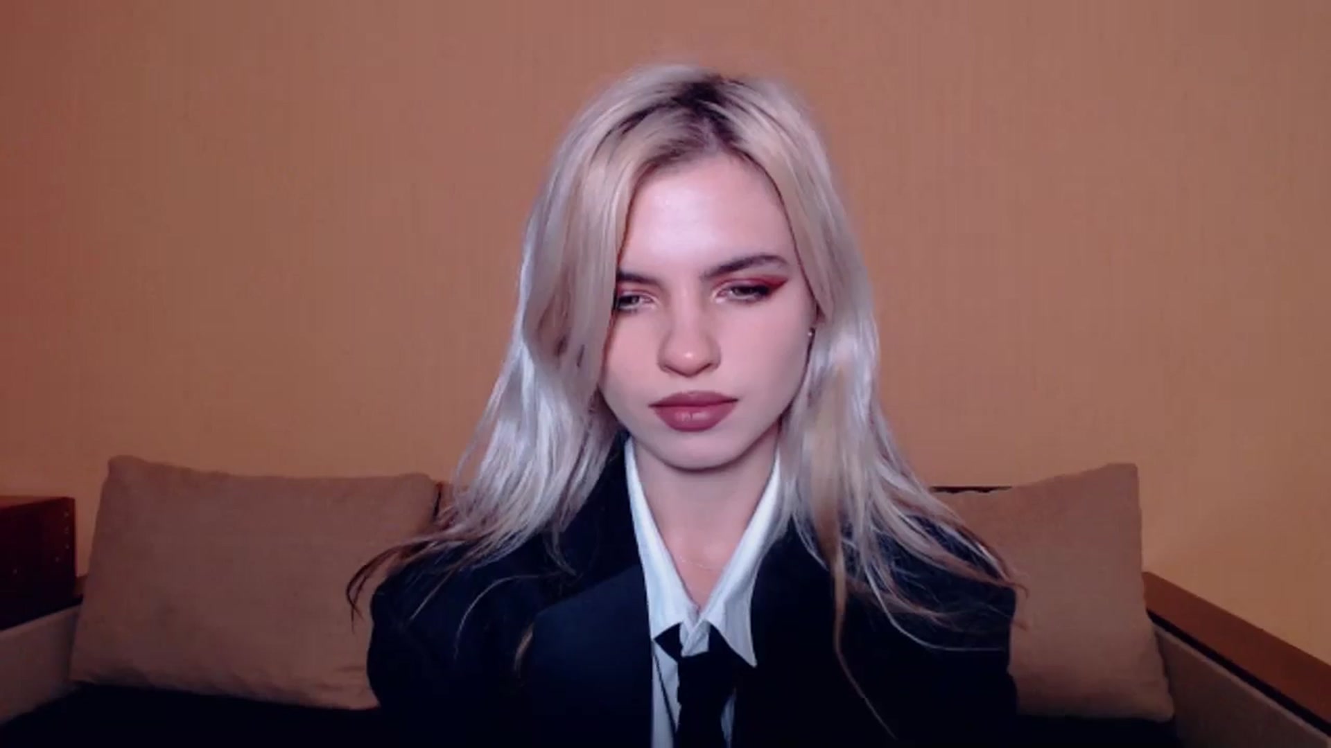 Gallery image thumbnail from Erineys's myfreecams stream on, 10/15/2023, 13:39 image 8 of 20