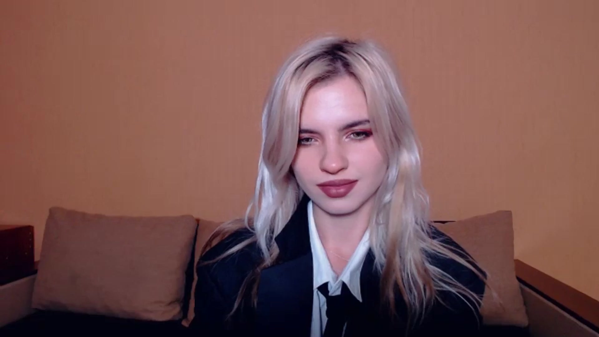 Gallery image thumbnail from Erineys's myfreecams stream on, 10/15/2023, 13:39 image 18 of 20